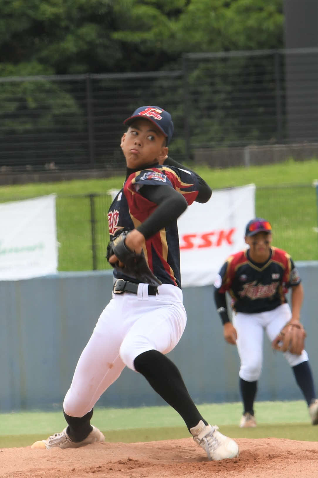 先発した高良優太（宜野湾ポニー）は力強い投球をみせた