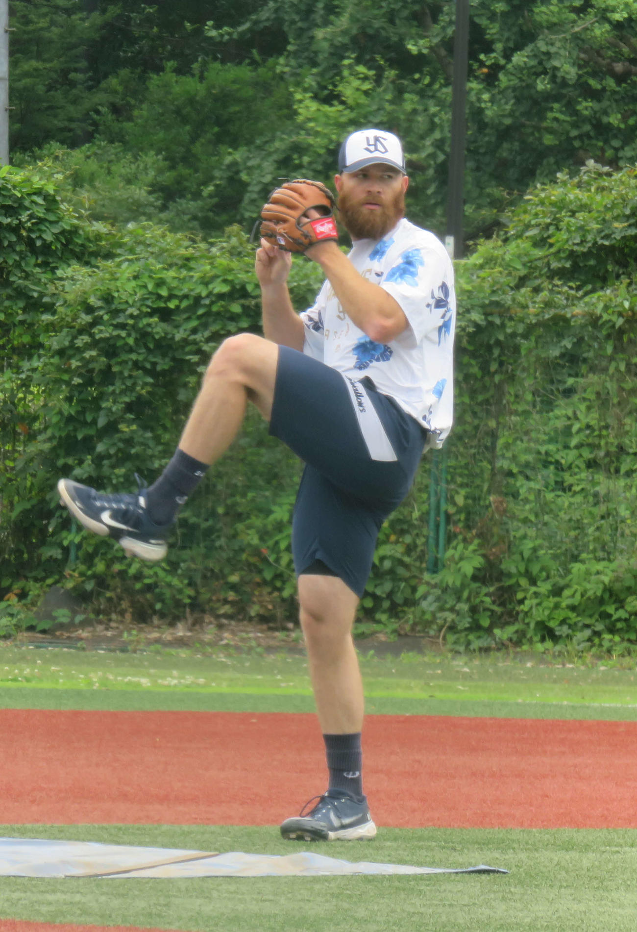 キャッチボールするヤクルト・サイスニード