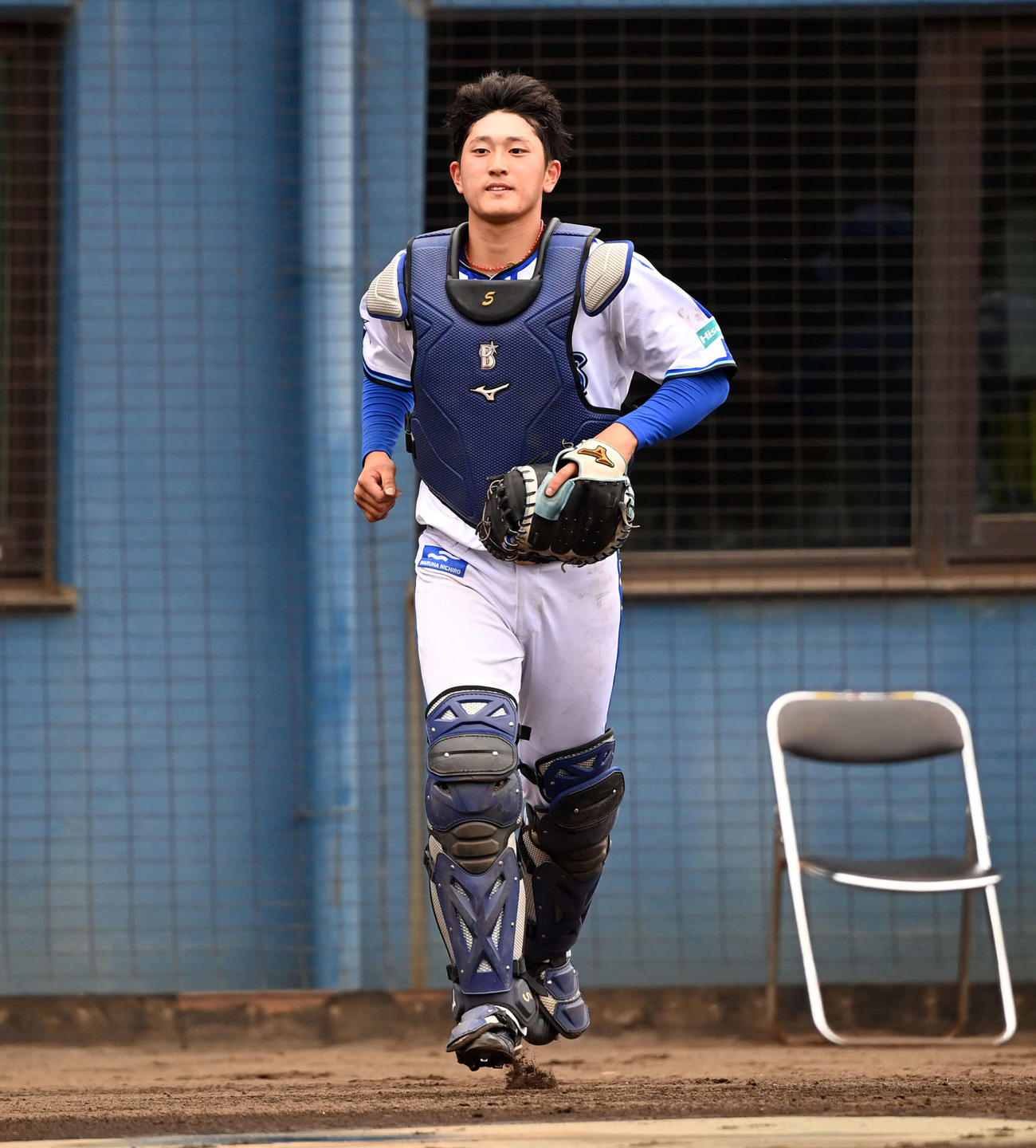 4月22日、イースタン・リーグ楽天戦でDeNAバウアーとバッテリーを組んだ捕手松尾