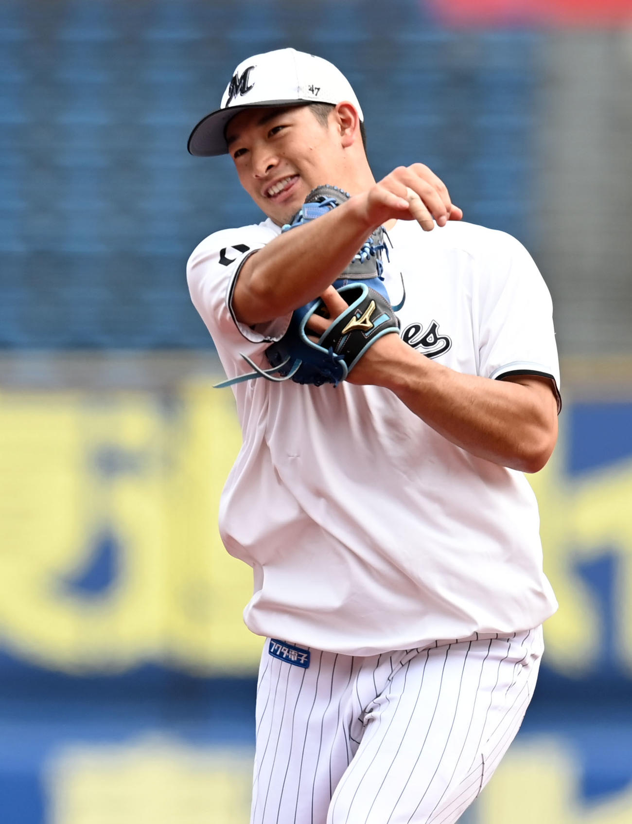 ロッテ対日本ハム　笑顔を見せるロッテ池田（撮影・横山健太）