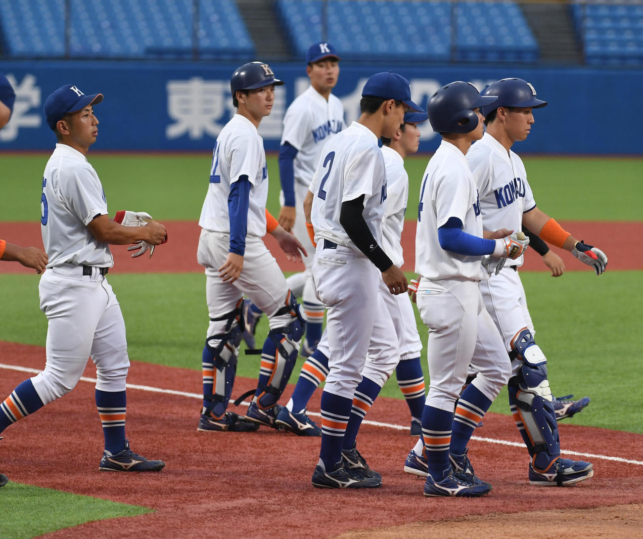 1・2部入れ替え戦で東洋大に敗れた駒大ナイン（撮影・柴田隆二）
