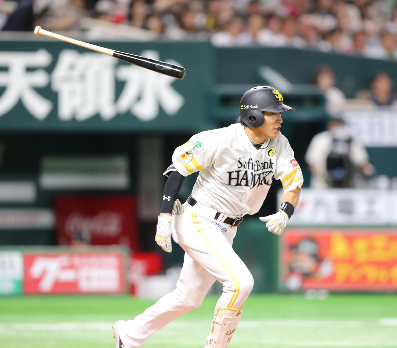 ソフトバンク対オリックス　1回裏ソフトバンク2死二塁、柳田は中前に同点適時打を放つ（撮影・梅根麻紀）