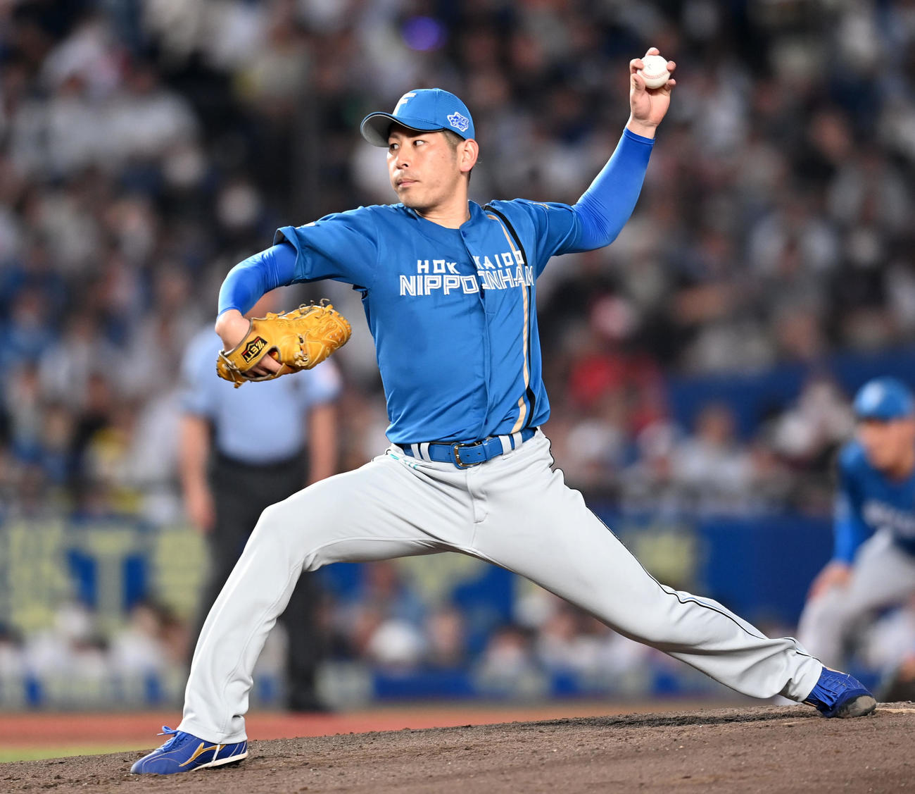 ロッテ対日本ハム　力投する日本ハム先発の加藤貴（撮影・横山健太）
