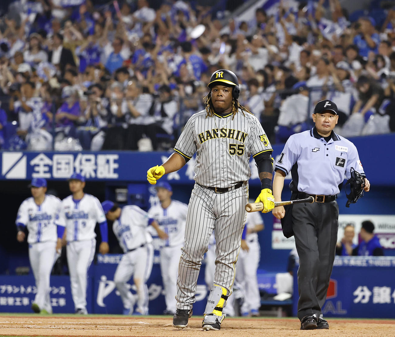 DeNA対阪神　9回表阪神2死一塁、三振に倒れたミエセ（撮影・藤尾明華）