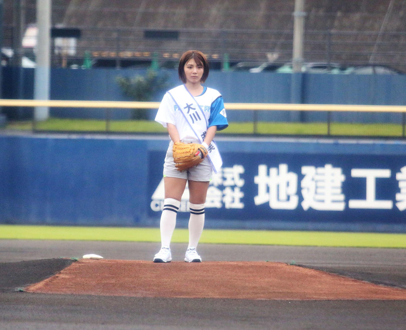 日本ハム対DeNA　始球式を務めた大川成美（撮影・木下大輔）