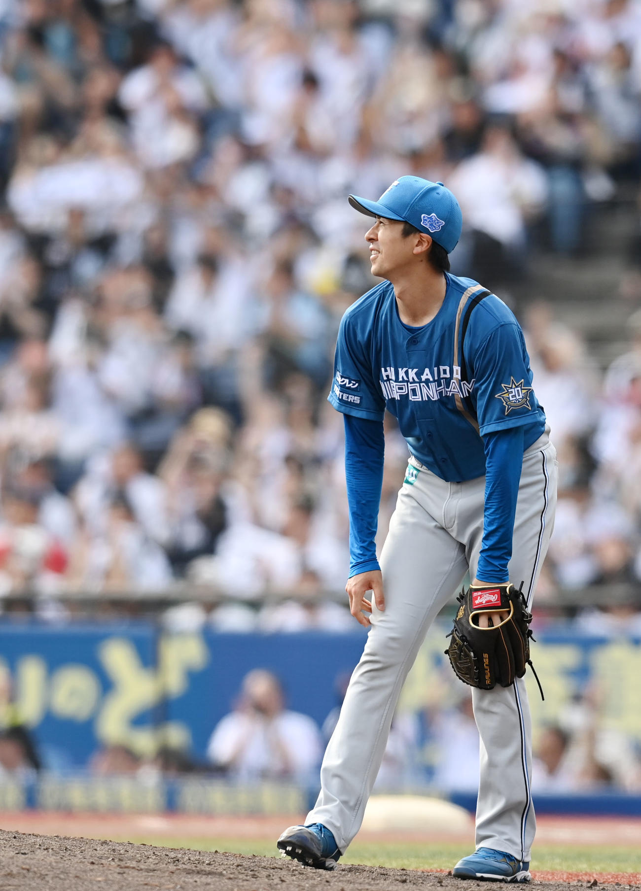 ロッテ対日本ハム　6回裏ロッテ無死、ポランコに左越え本塁打を浴び肩を落とす上沢（撮影・横山健太）