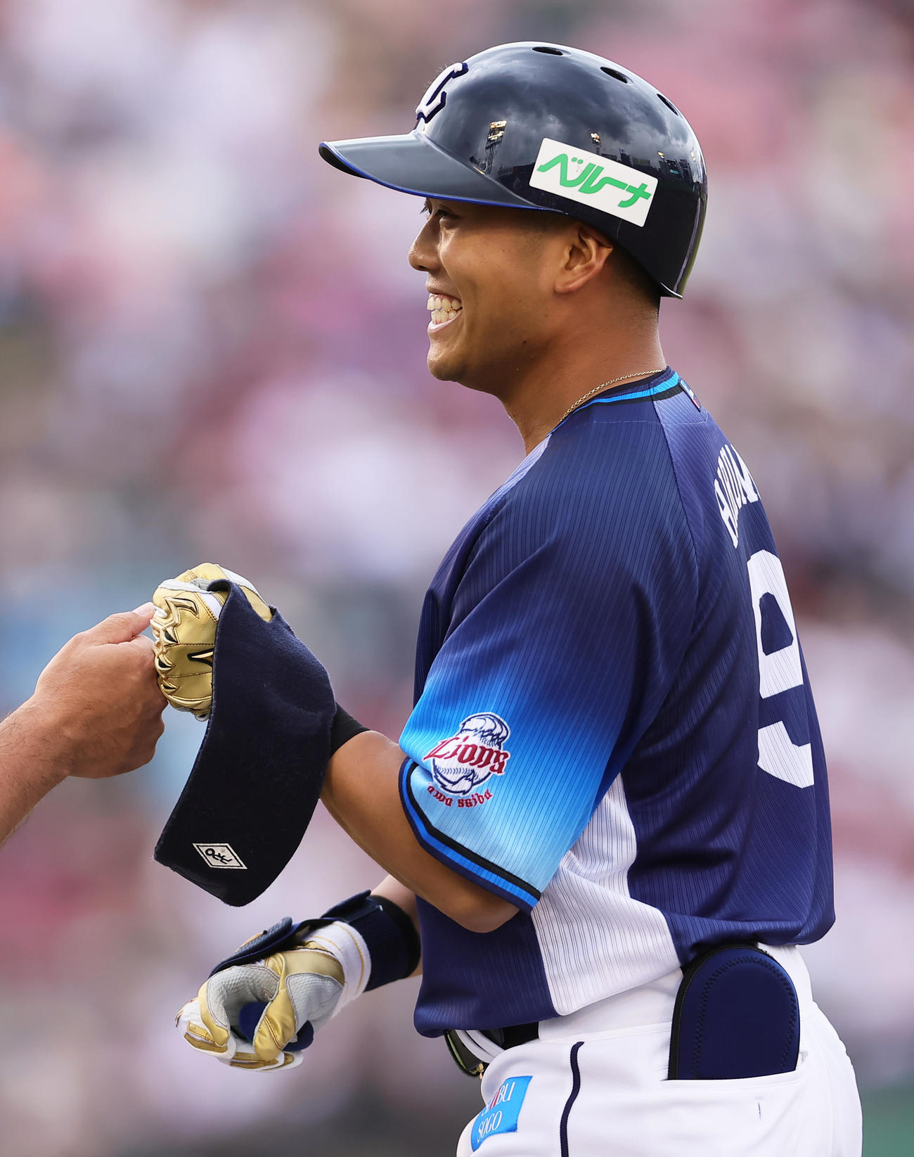 楽天対西武　5回表西武2死、蛭間はプロ初安打となる右前打を放ち笑顔（撮影・足立雅史）