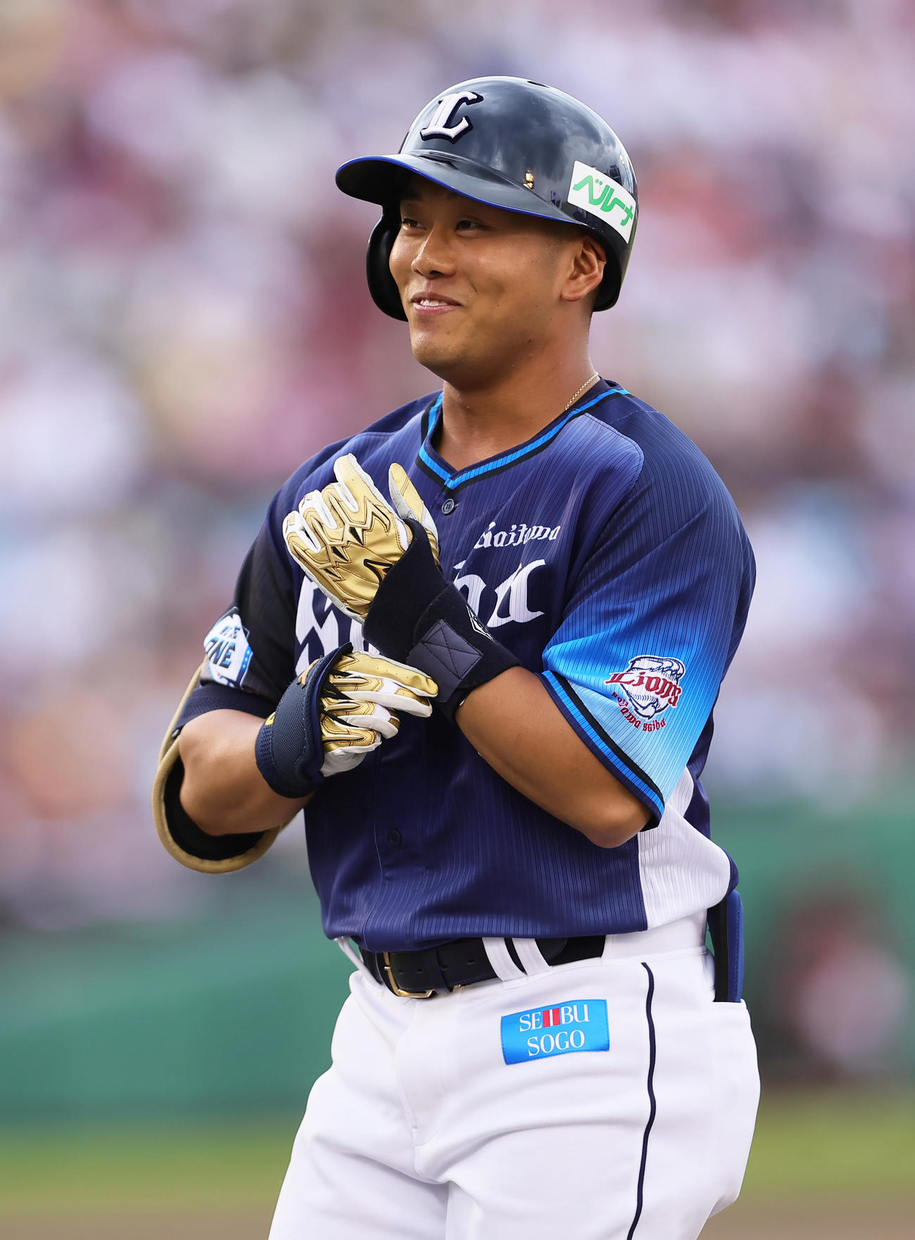 楽天対西武　5回表西武2死、蛭間はプロ初安打となる右前打を放ち笑顔（撮影・足立雅史）