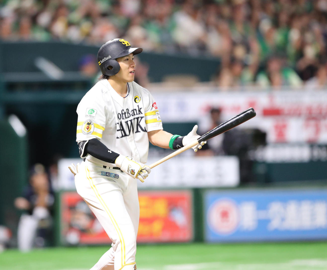 ソフトバンク対オリックス　9回裏ソフトバンク2死一塁、柳田は右越えに2点本塁打を放つ（撮影・梅根麻紀）