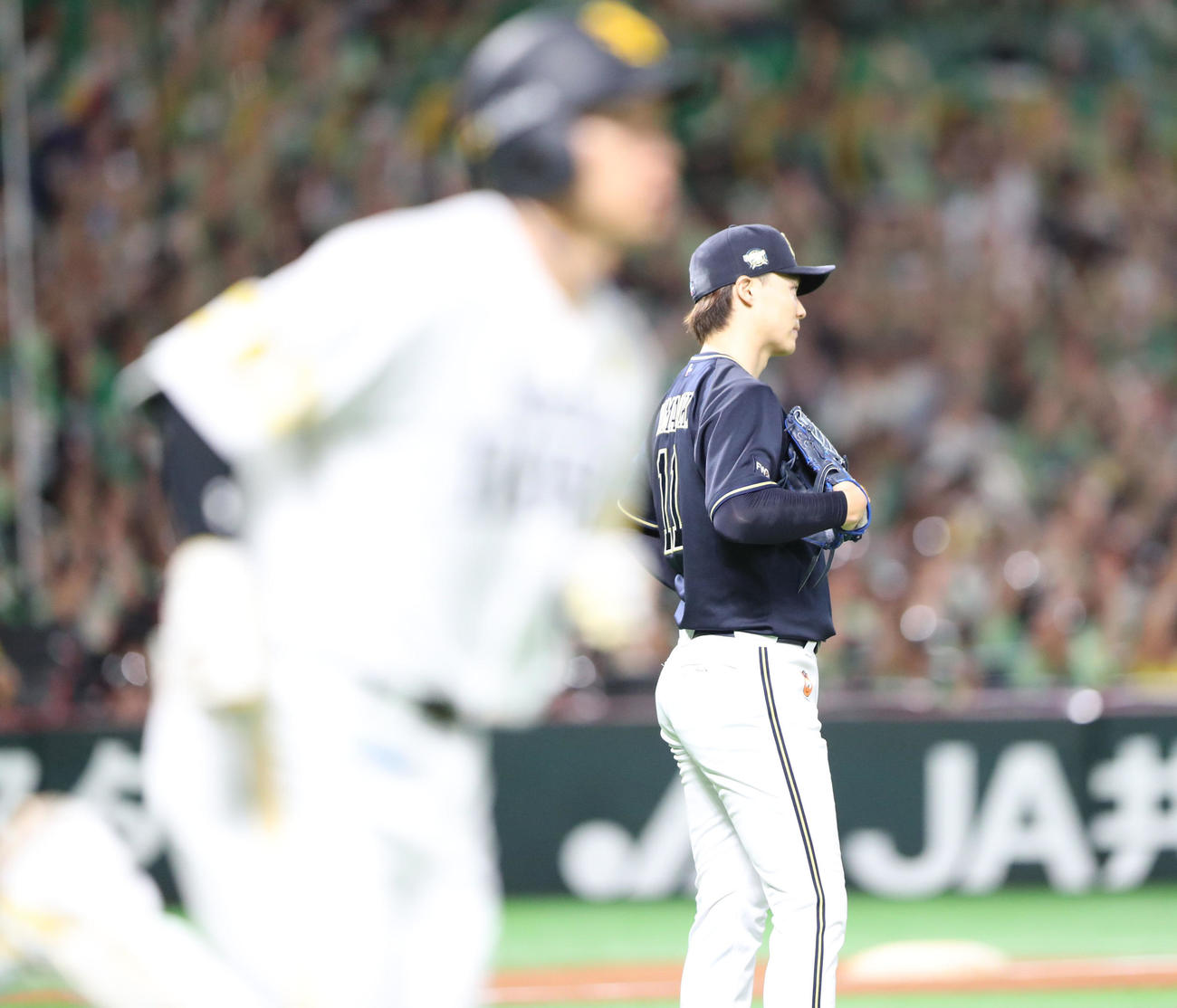 ソフトバンク対オリックス　9回裏ソフトバンク2死一塁、柳田に2点本塁打を浴びた山崎福（撮影・梅根麻紀）