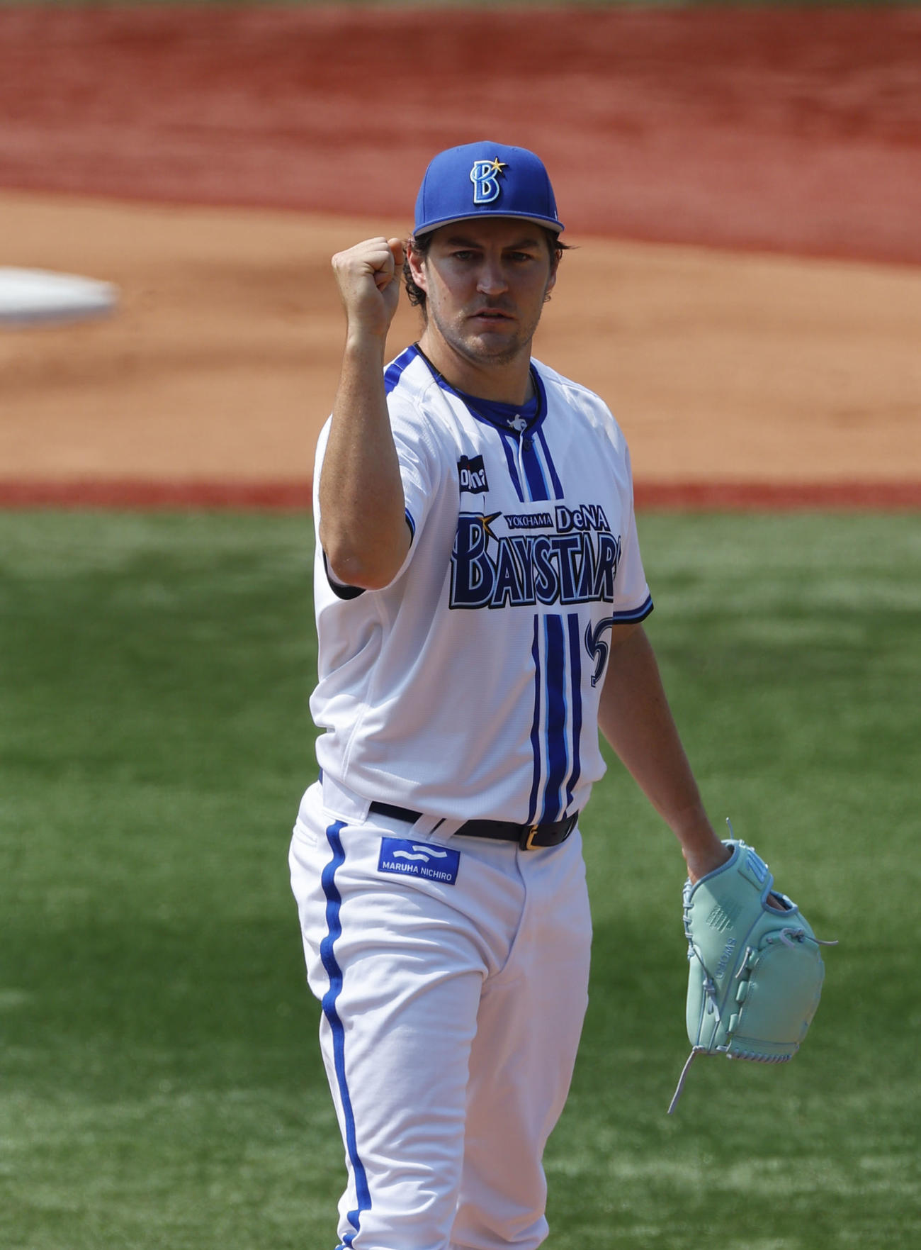 DeNA対阪神　1回表阪神1死一塁、前川右京を三振に仕留め、ガッツポーズをするDeNAバウアー（撮影・藤尾明華）