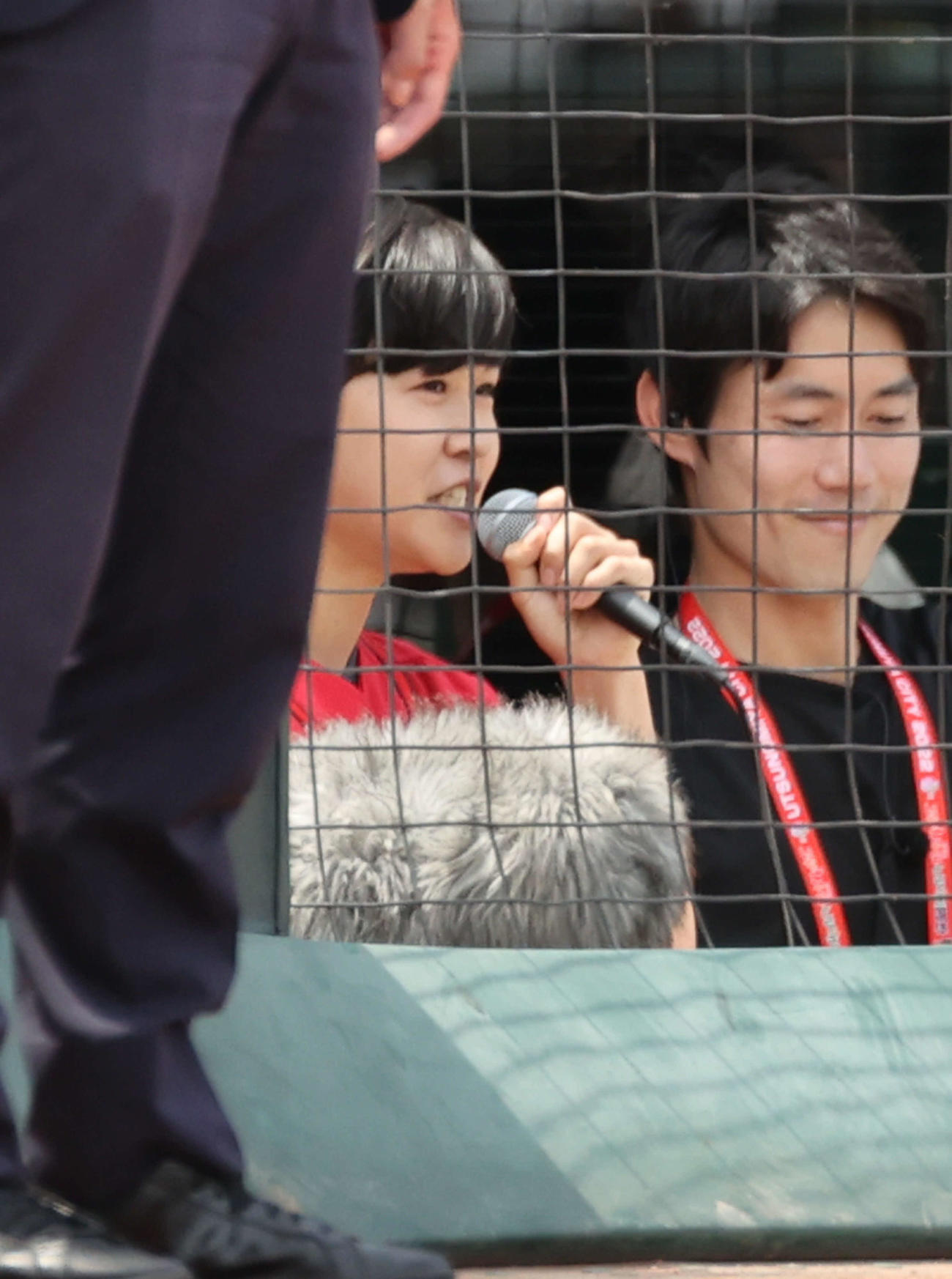 広島対巨人　広島のスターティングメンバーを読み上げる鈴木福（撮影・加藤孝規）
