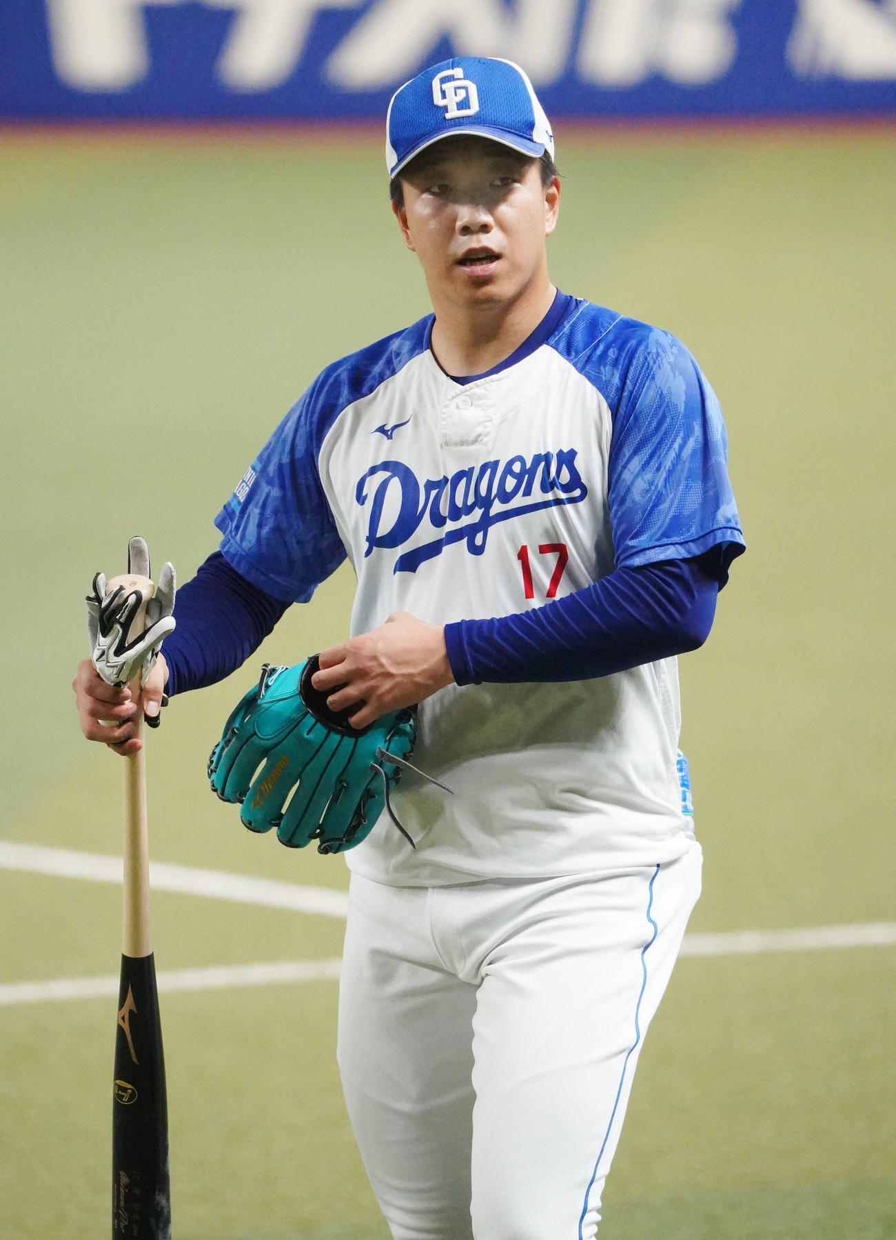 練習を終え引きあげる柳（撮影・森本幸一）