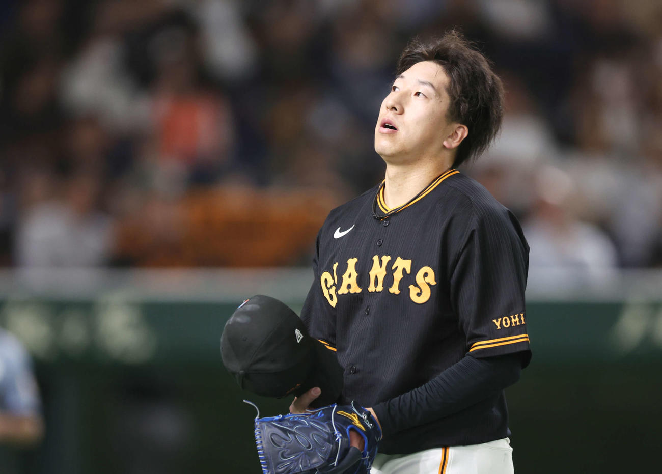 15日西武戦の9回、長谷川への危険球で退場となる大勢