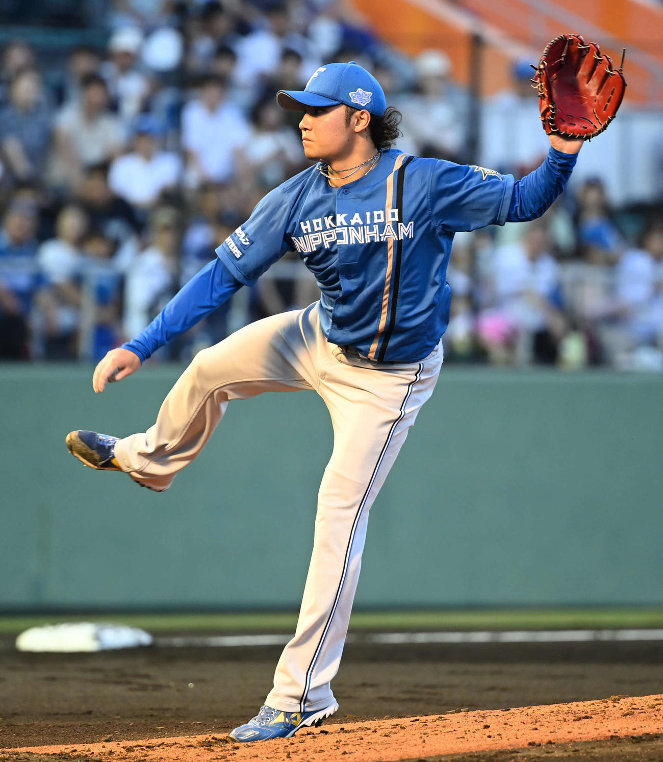 西武対日本ハム　力投する日本ハム先発の伊藤（撮影・山崎安昭）