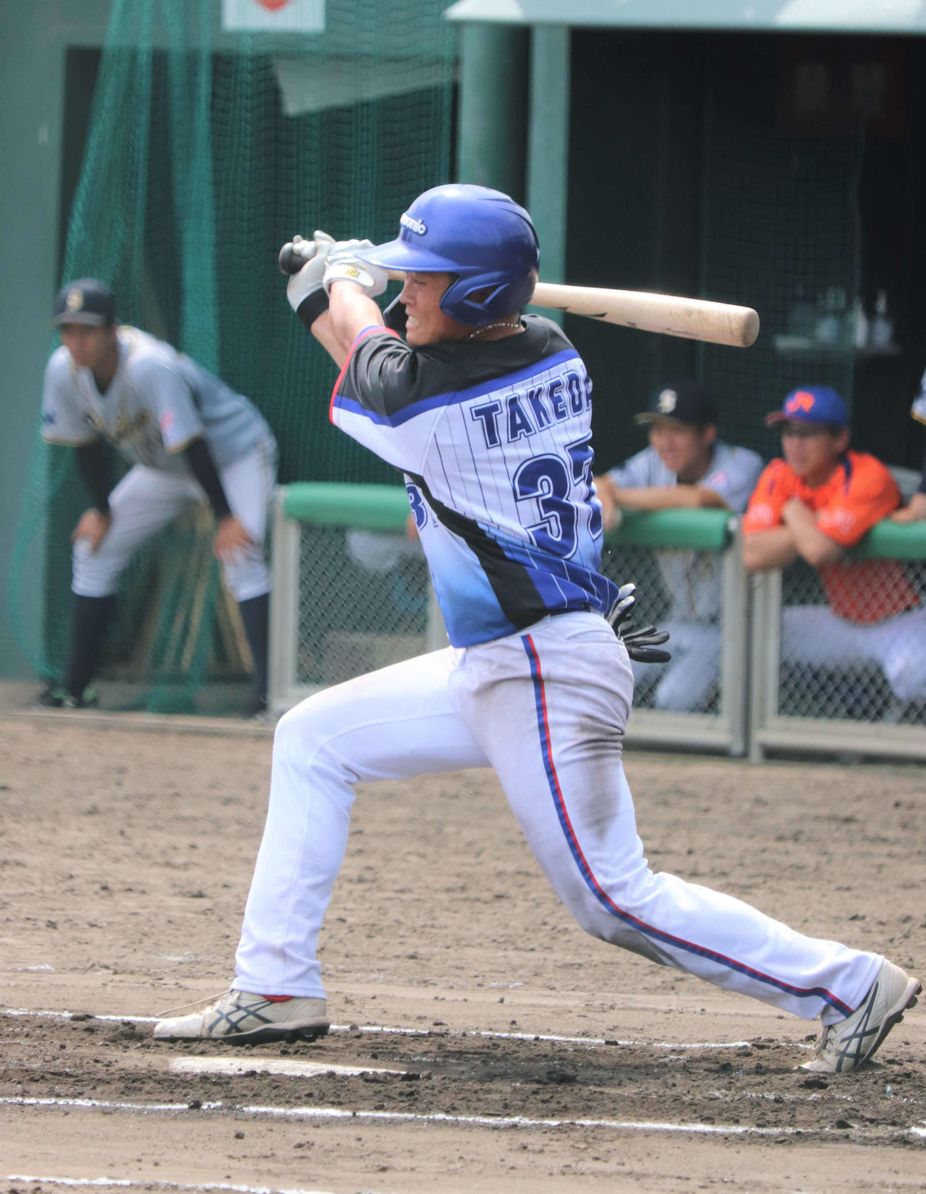 西濃運輸対パナソニック　2番・遊撃手で出場した、日本新薬から補強選手として参加する武田登生（とおい）選手（24＝中央学院大）（撮影・中島麗）