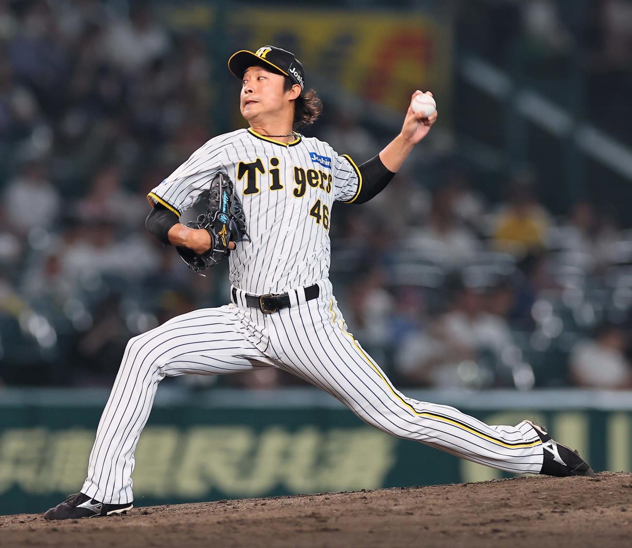 阪神対中日　阪神2番手の島本（撮影・上田博志）