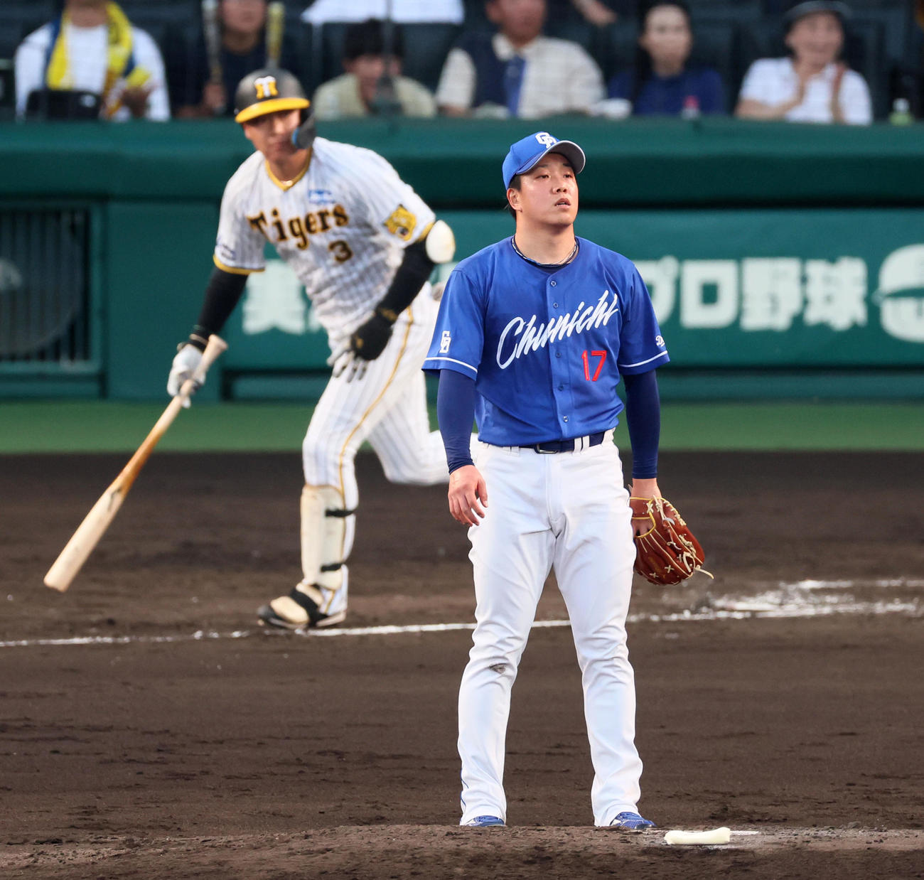 阪神対中日　3回裏阪神2死一塁、柳は大山に左越え2点本塁打を浴びる（撮影・加藤哉）