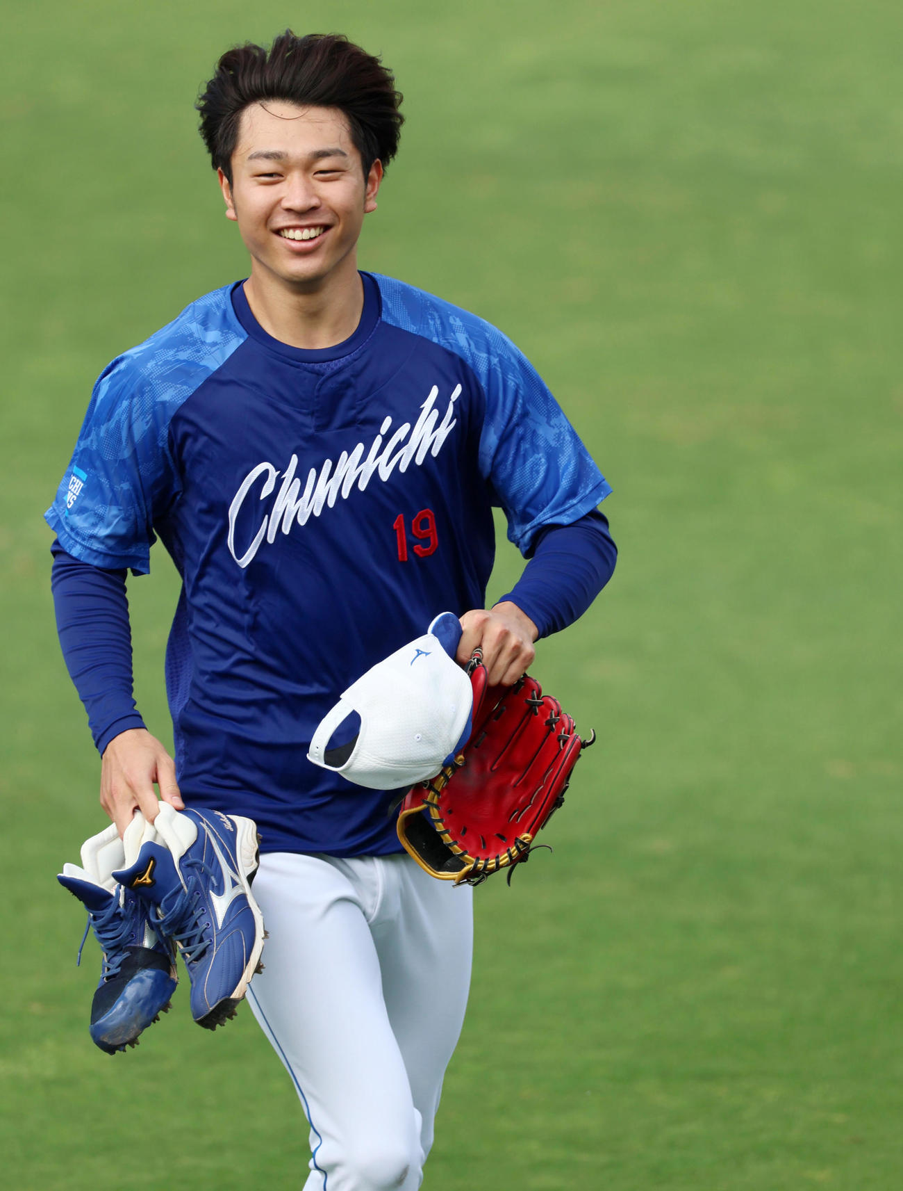 笑顔を見せる高橋宏（撮影・加藤哉）