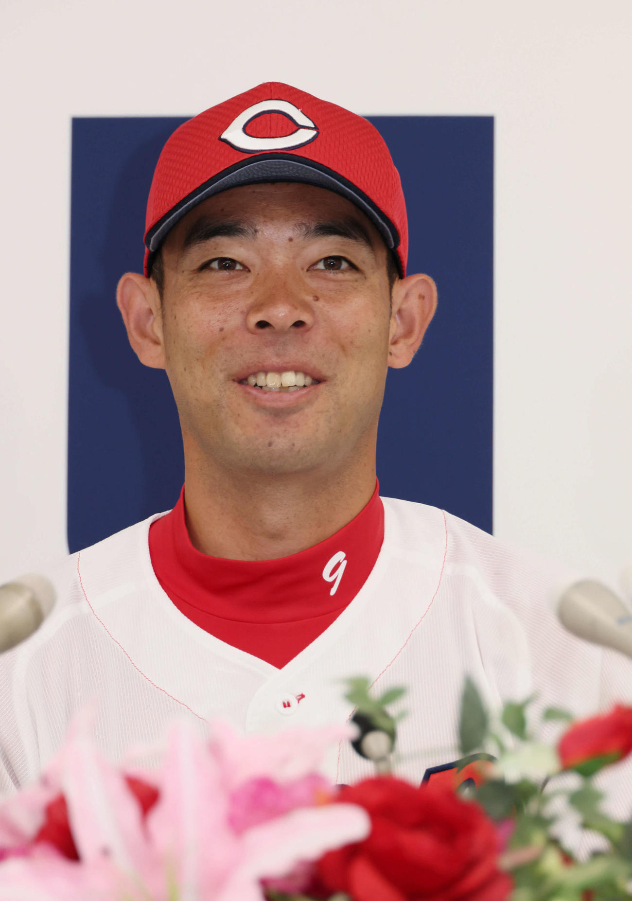オールスターゲームにファン投票で選出され、会見する広島秋山（撮影・加藤孝規）