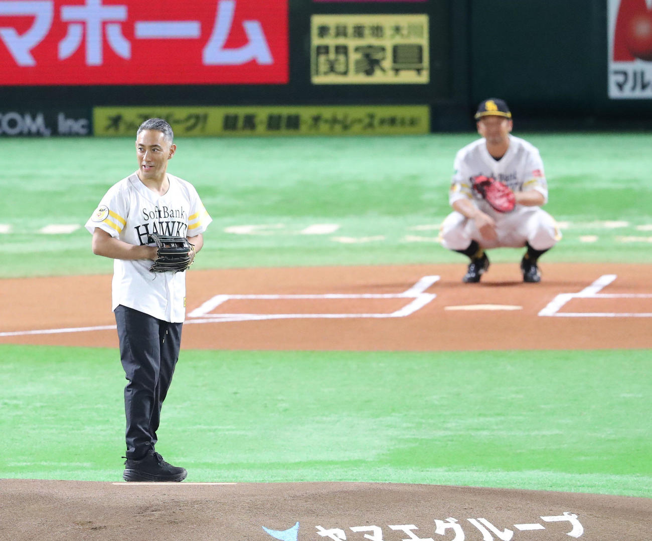 ソフトバンク対楽天　セレモニアルピッチに登板した歌舞伎俳優の市川團十郎白猿（撮影・梅根麻紀）