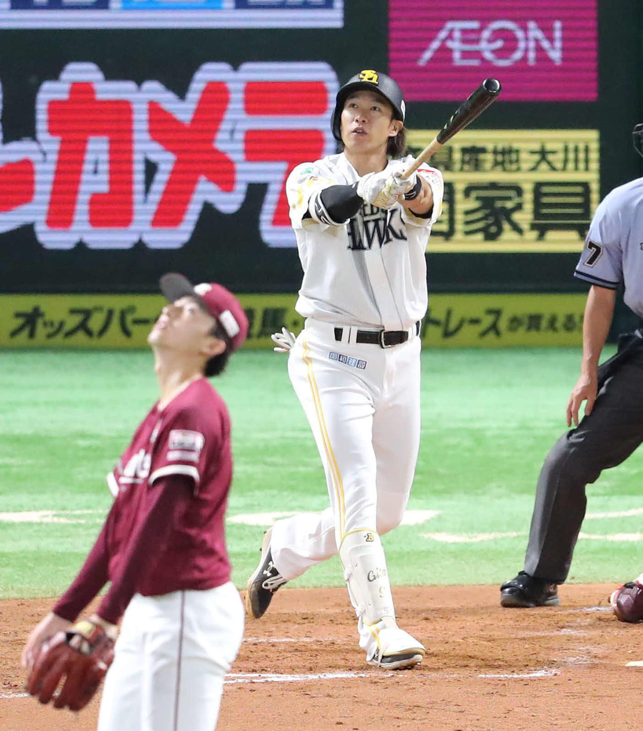 ソフトバンク対楽天　3回裏ソフトバンク2死、柳田は右中間に通算250号となる同点本塁打を放つ（撮影・梅根麻紀）