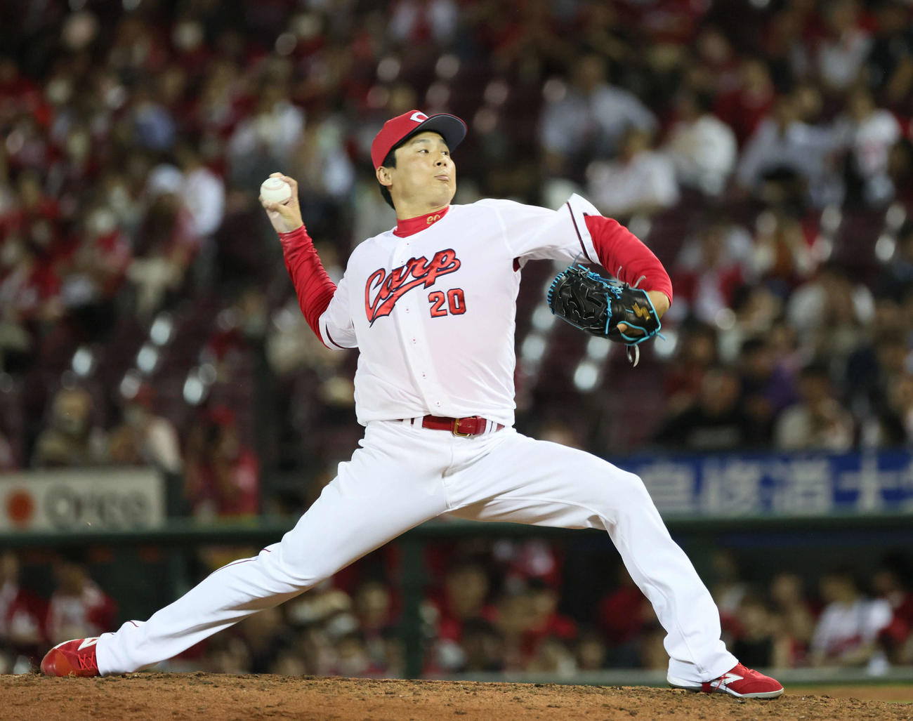 広島対DeNA 9回表DeNA、広島3番手の栗林（撮影・加藤孝規）