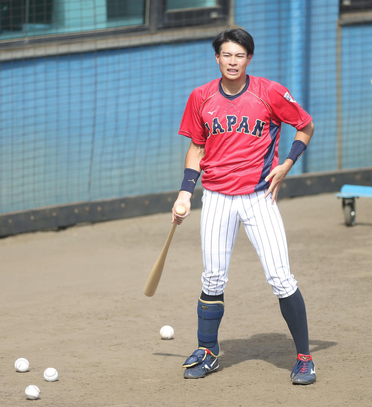侍ジャパン大学日本代表直前合宿でトス打撃する青学大・中島（撮影・河田真司）