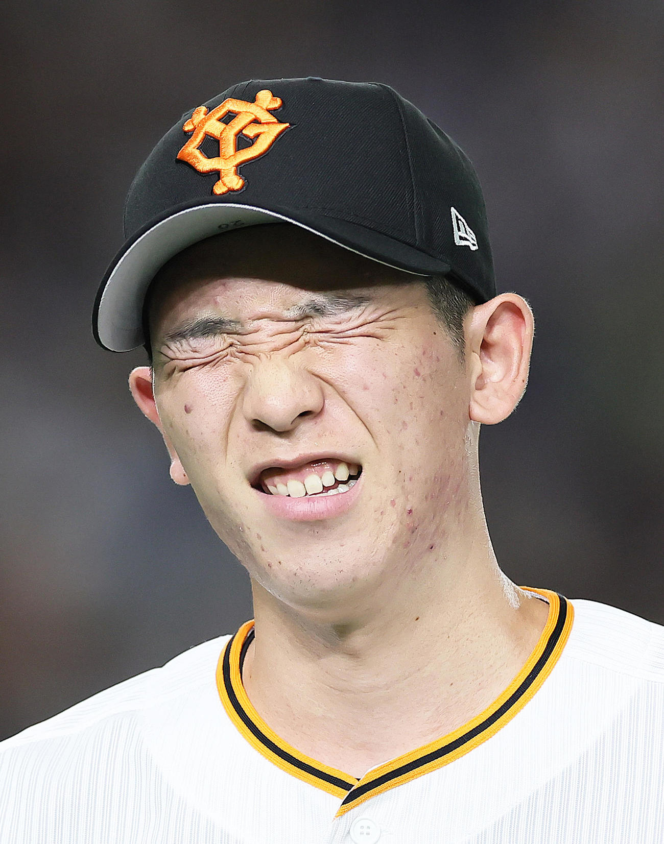 巨人対阪神　1回表阪神に1点を奪われ渋い顔を見せる巨人戸郷（撮影・足立雅史）