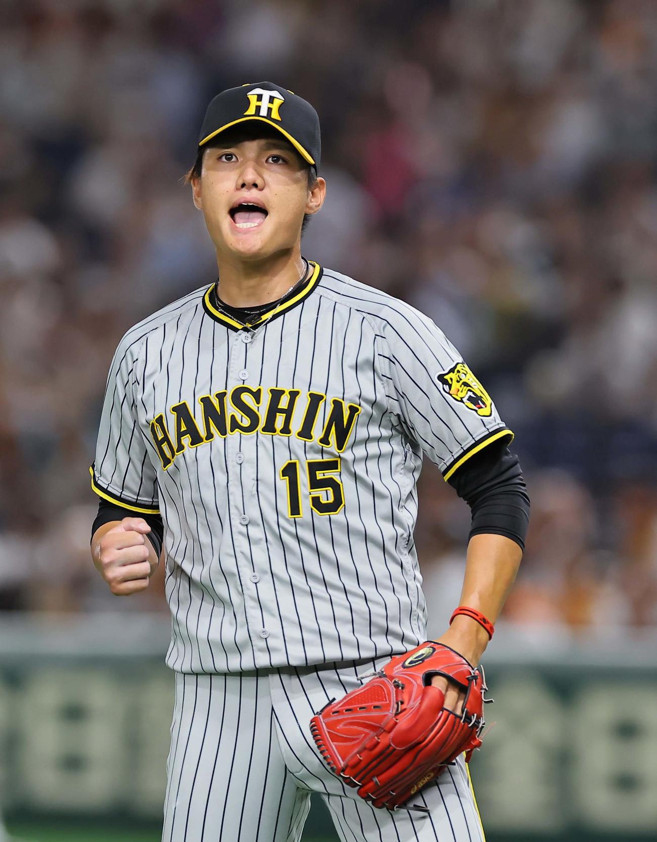 巨人対阪神　2回裏巨人2死三塁、西純は丸を遊ゴロに打ち取り雄たけびをあげる（撮影・上田博志）