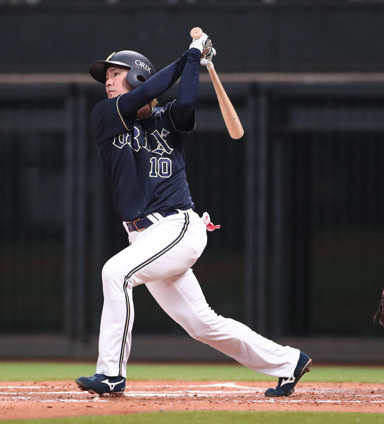日本ハム対オリックス　3回表オリックス2死一塁、大城は左越え2点本塁打を放つ（撮影・佐藤翔太）
