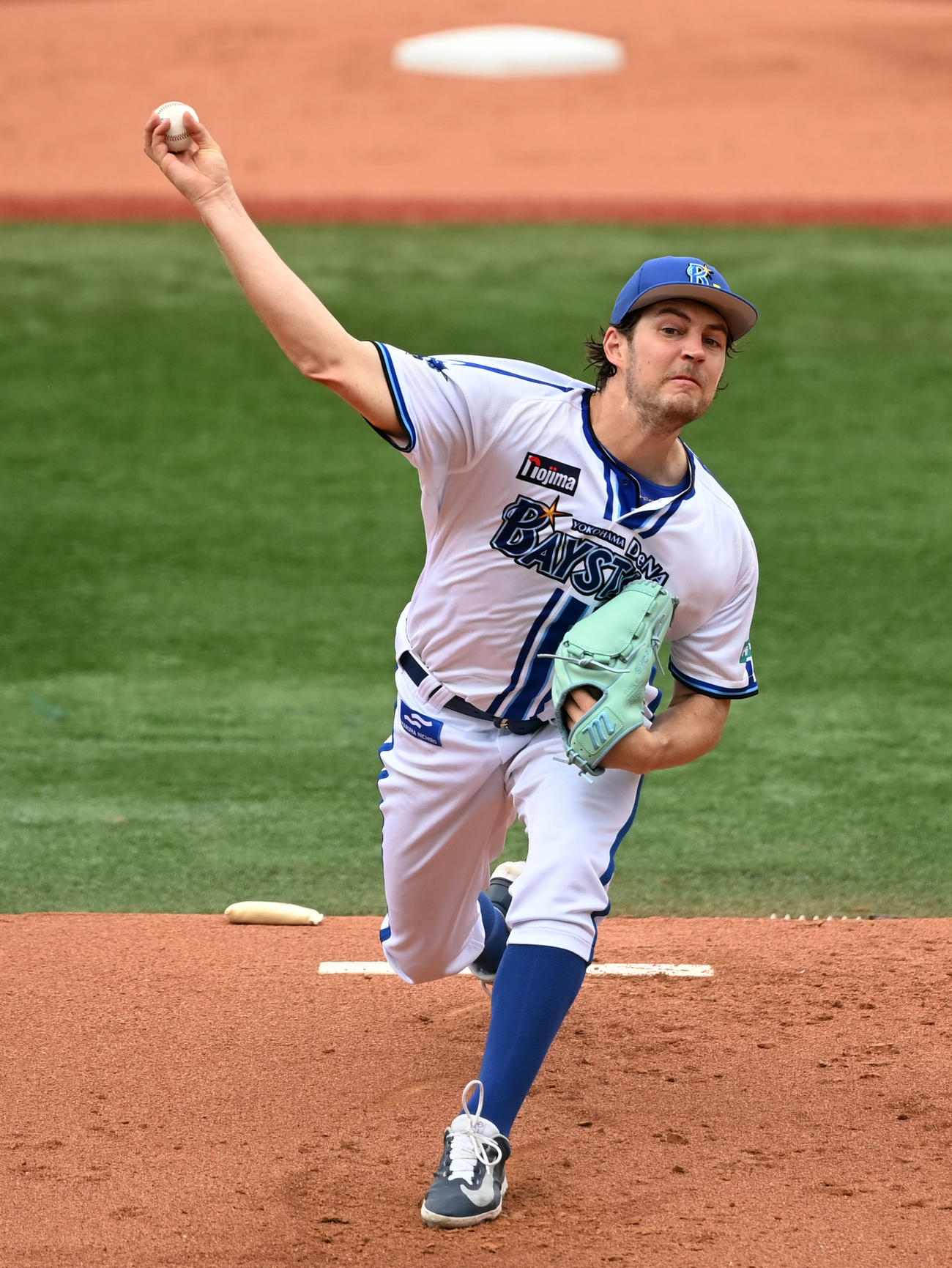 DeNA対中日　力投するDeNA先発のバウアー（撮影・横山健太）