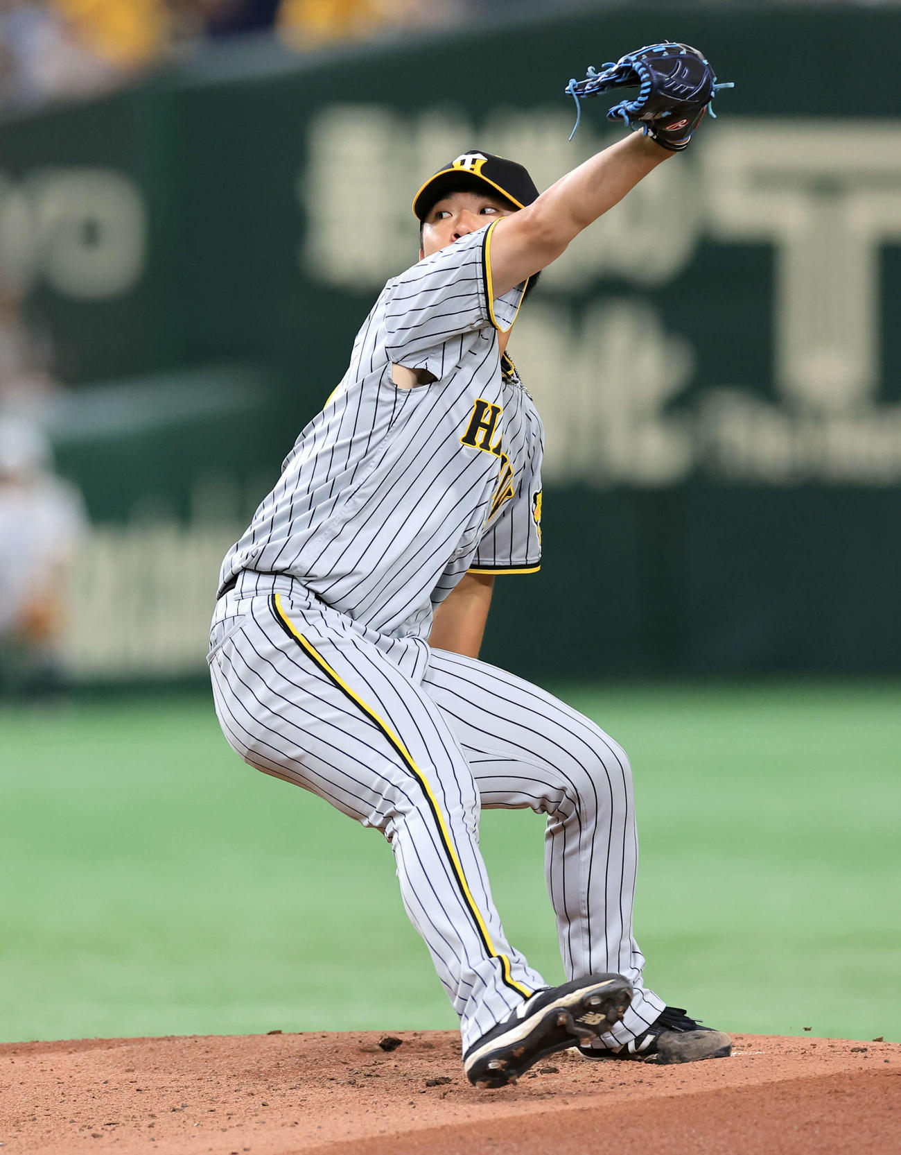 巨人対阪神　力投する阪神先発の伊藤将（撮影・浅見桂子）