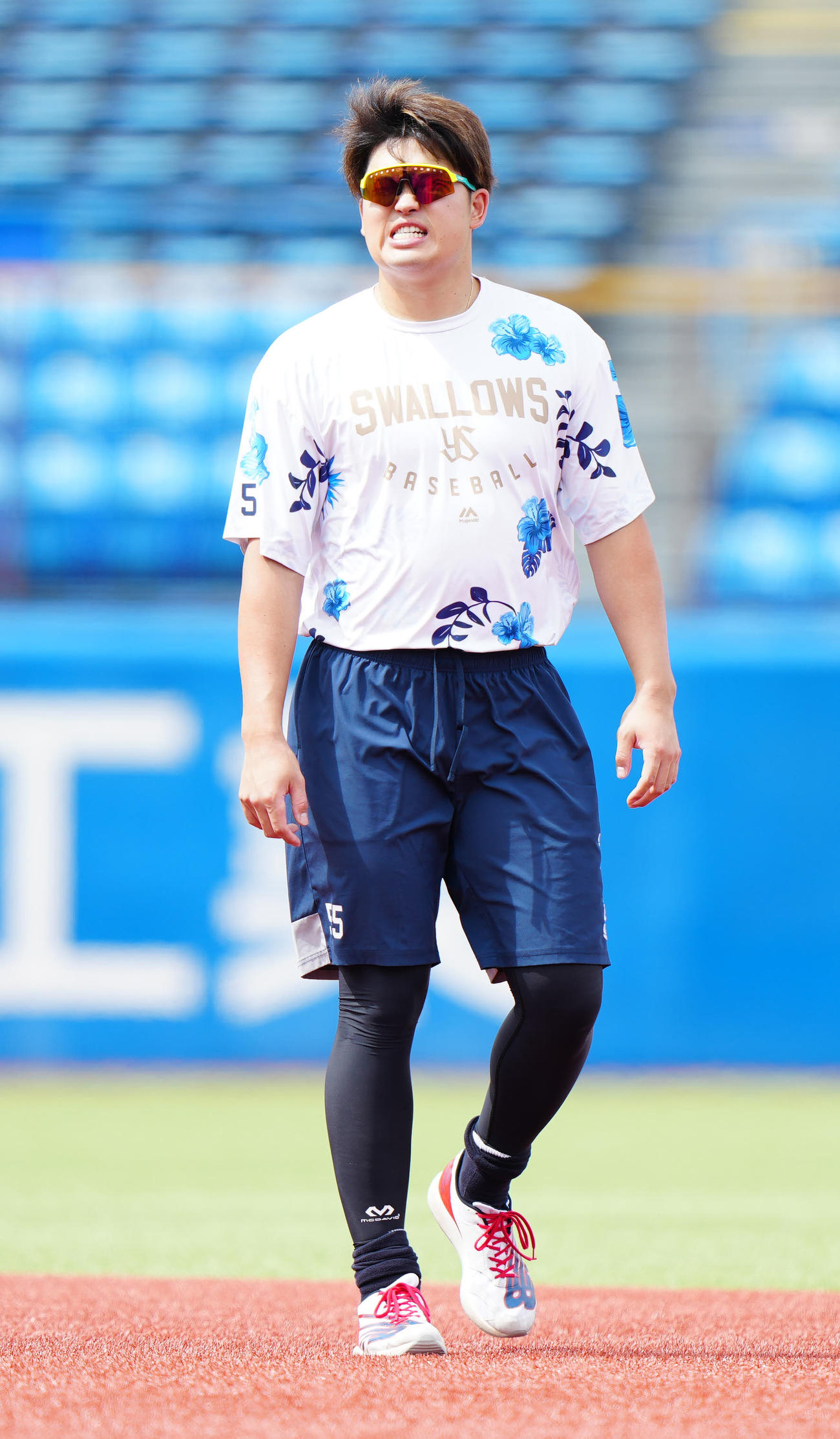 ヤクルト対広島　試合前練習に臨むヤクルト村上（撮影・江口和貴）