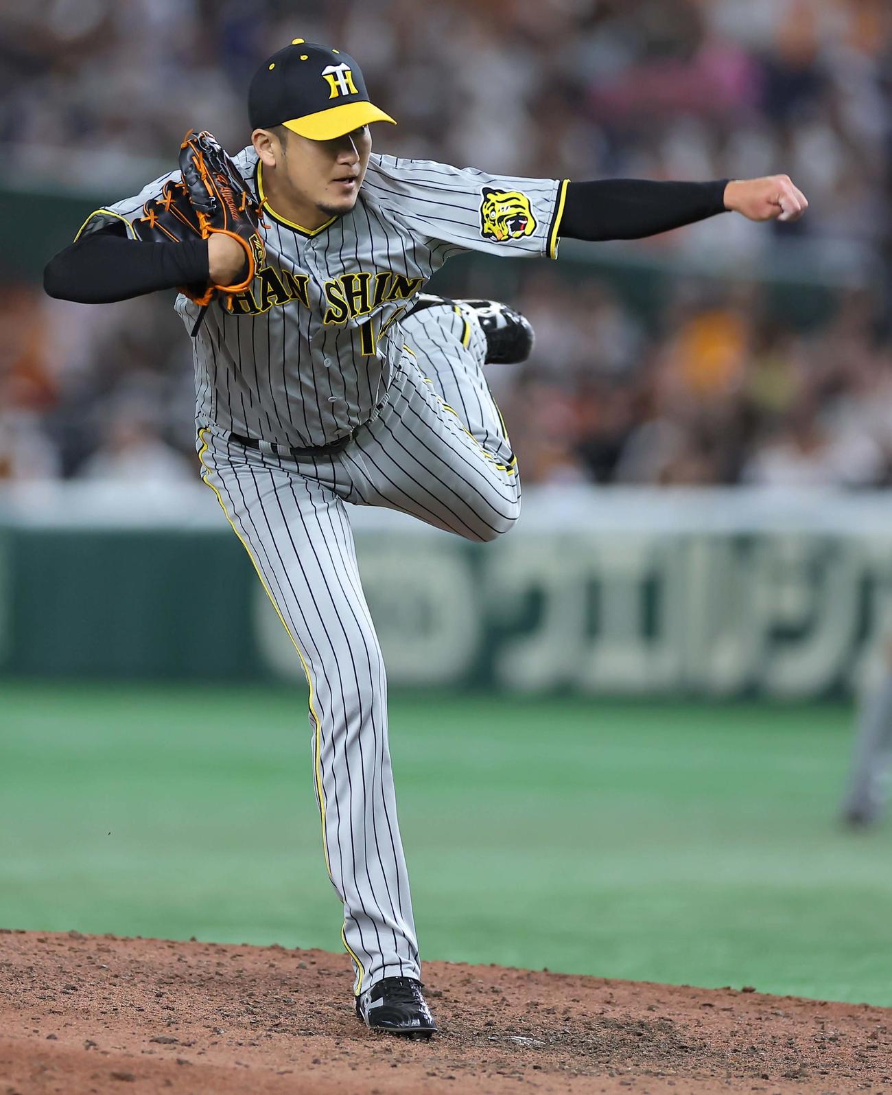 巨人対阪神　阪神2番手の岩貞（撮影・上田博志）