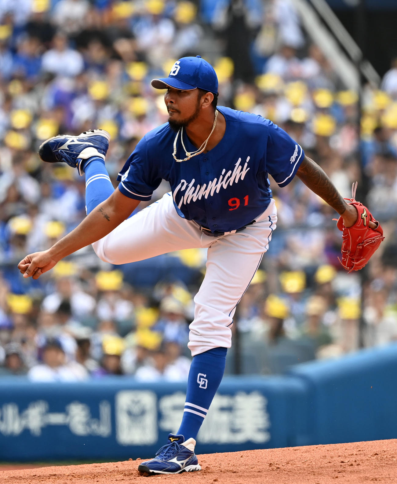 DeNA対中日　力投する中日先発のメヒア（撮影・横山健太）