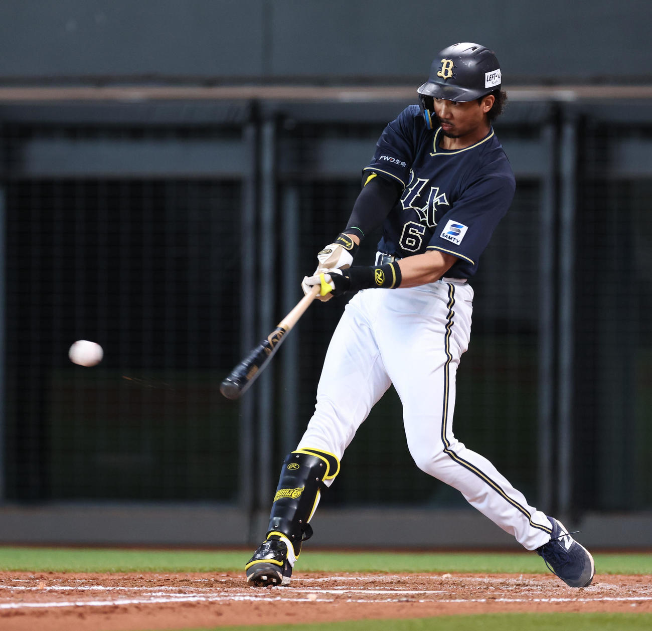日本ハム対オリックス　5回表オリックス1死一、二塁、宗は勝ち越しとなる適時二塁打を放つ（撮影・佐藤翔太）