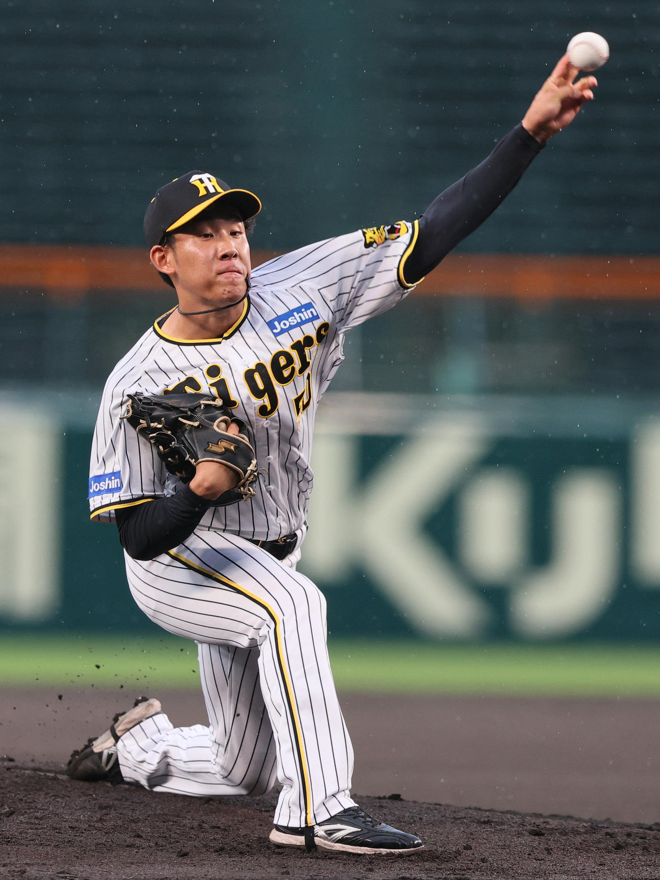 ウエスタン・リーグ阪神対オリックス　阪神先発の富田（撮影・上山淳一）