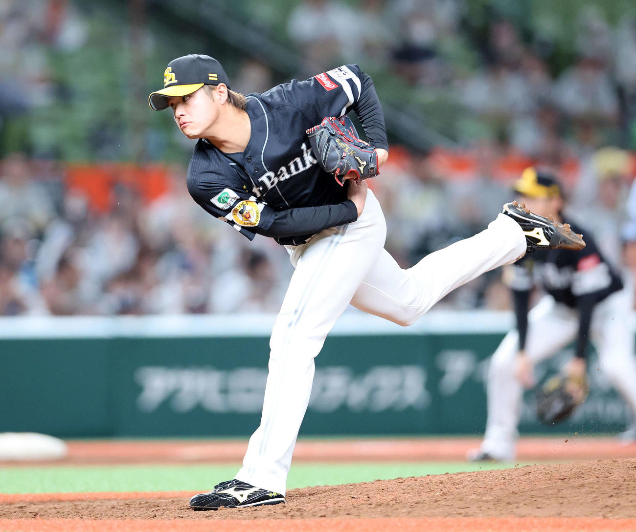 西武対ソフトバンク　力投するソフトバンク5番手の甲斐野（撮影・鈴木正人）