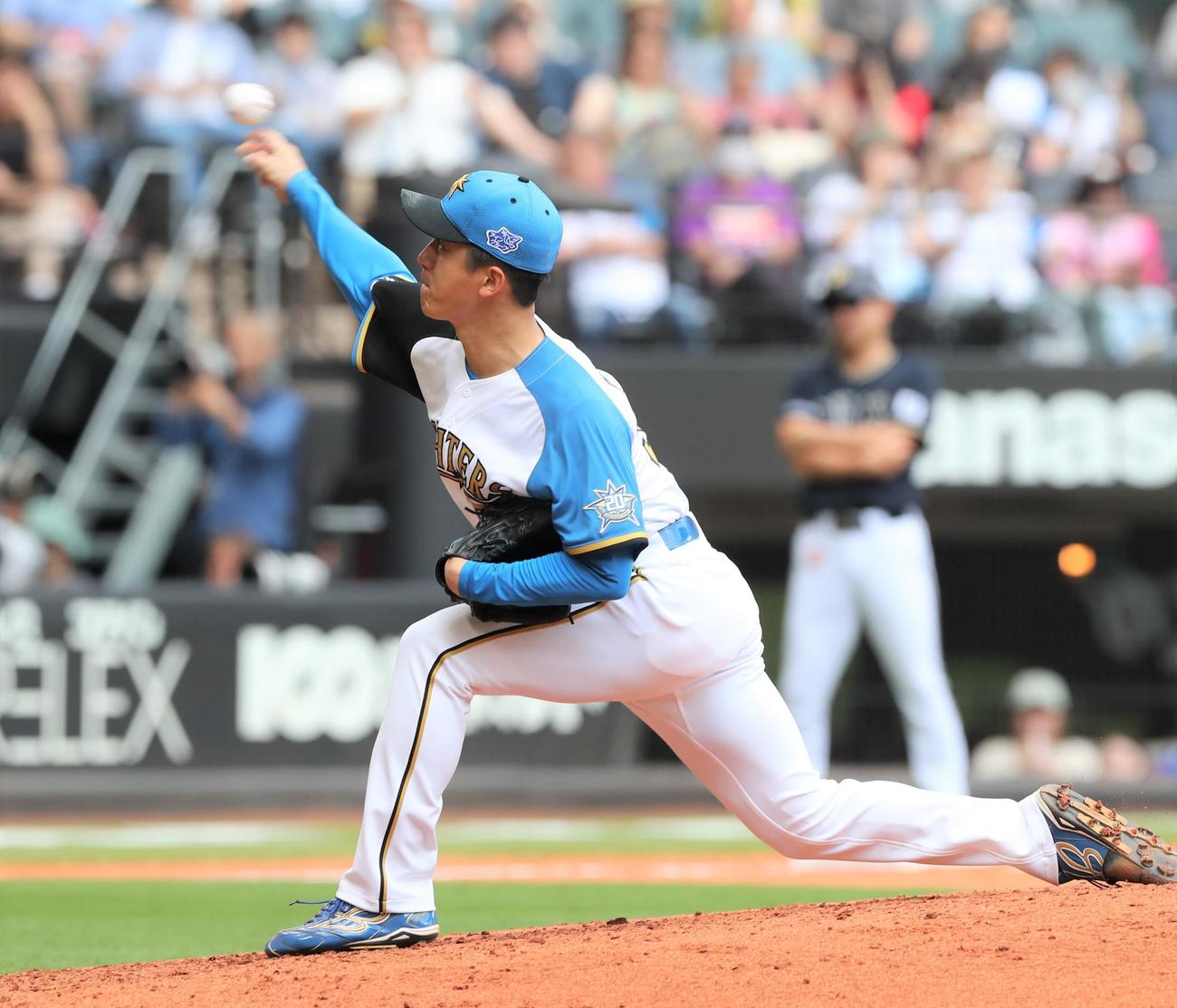 日本ハム対オリックス　力投する日本ハム先発の北山（撮影・黒川智章）