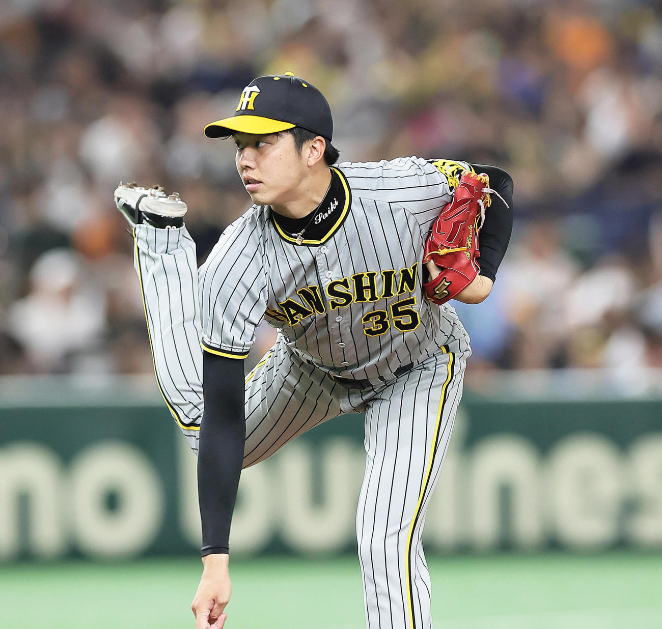 巨人対阪神　阪神先発の才木（撮影・足立雅史）