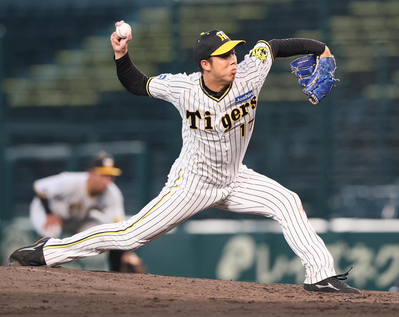 ウエスタン・リーグ阪神対オリックス　5回表、力投する阪神青柳（撮影・上山淳一）