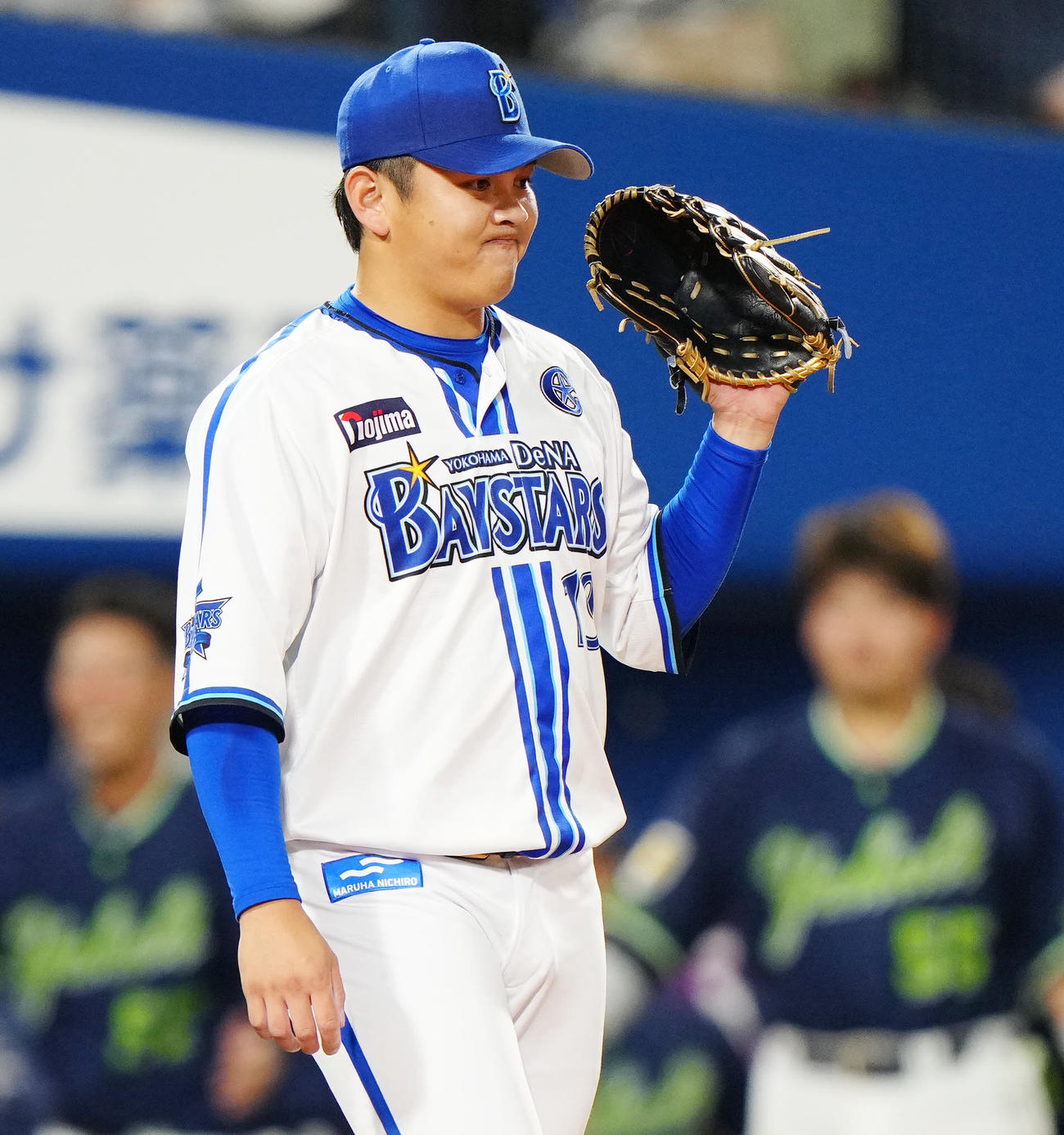 DeNA対ヤクルト　9回表ヤクルト2死一塁、代打川端に適時二塁打を浴びた山崎（撮影・江口和貴）