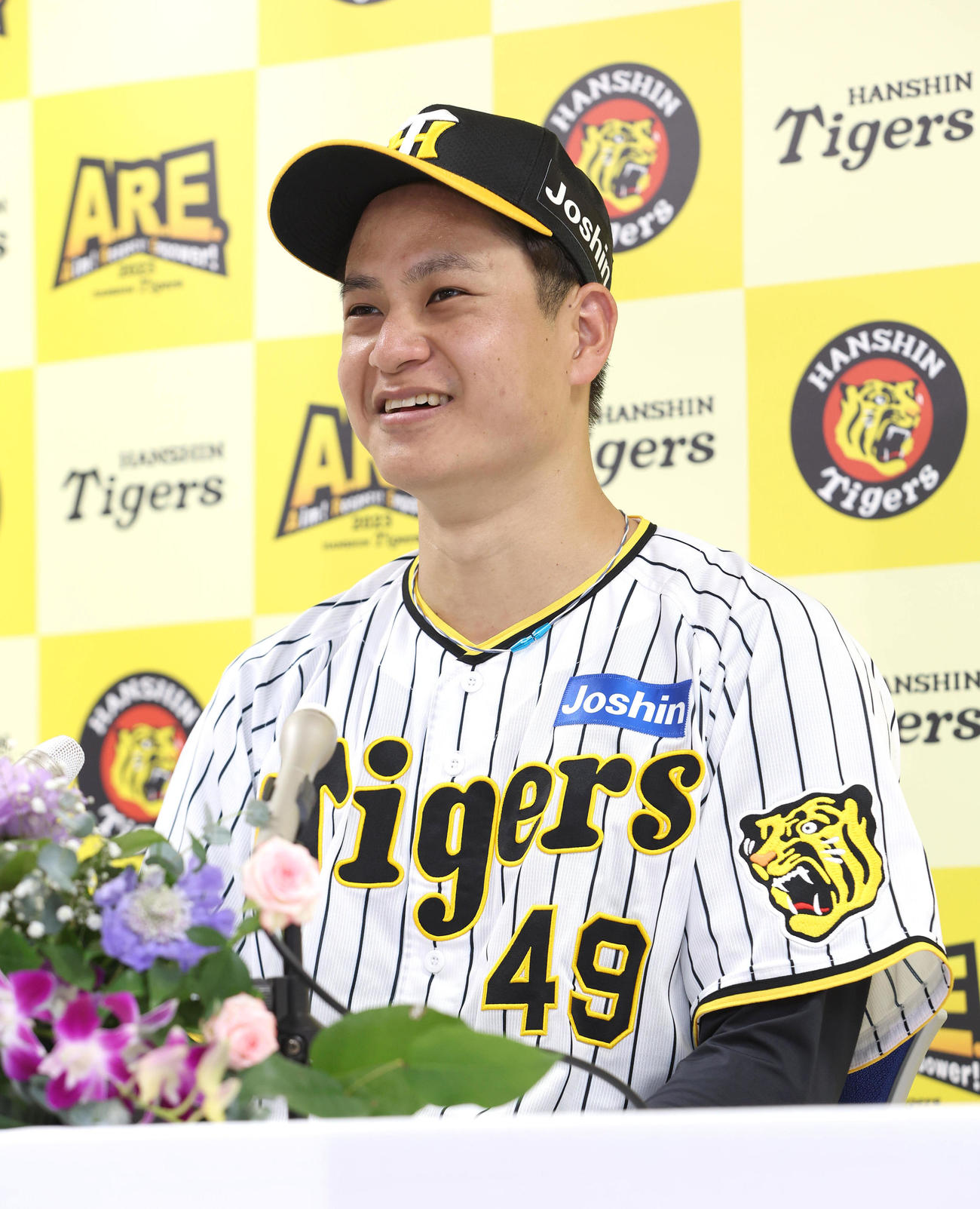 監督推薦でオールスター初出場が決まり会見で笑顔を見せる阪神大竹（撮影・白石智彦）