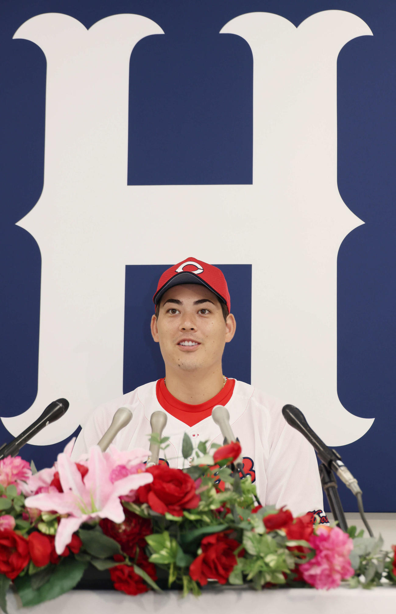 オールスターゲームに監督推薦で選ばれ、会見する広島九里（撮影・加藤孝規）