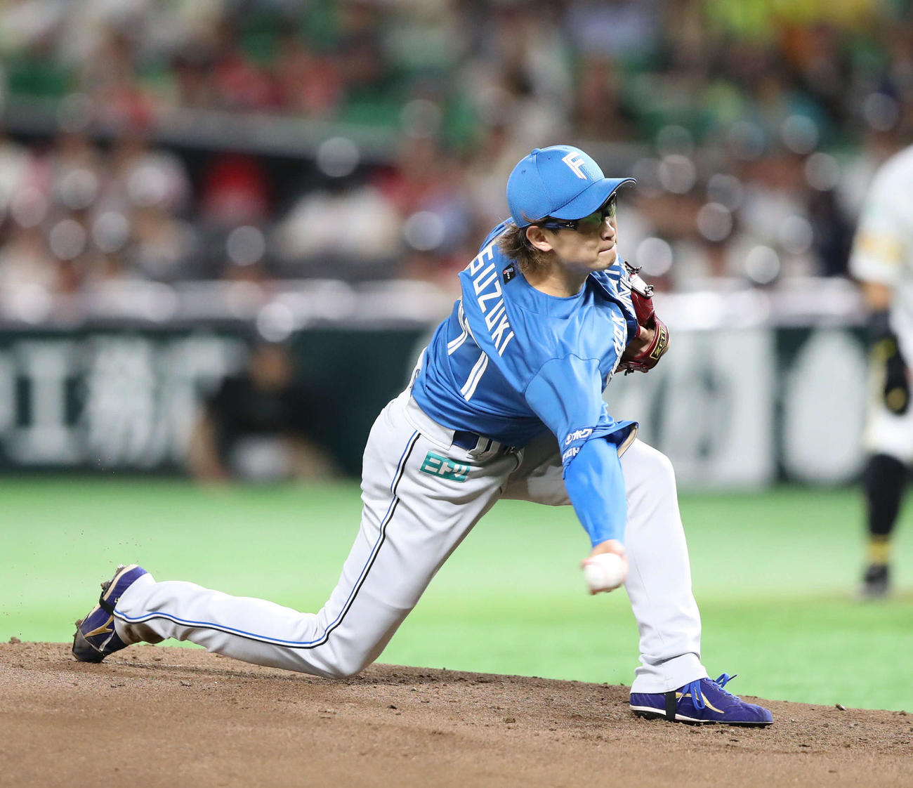 ソフトバンク対日本ハム　日本ハム先発の鈴木（撮影・梅根麻紀）