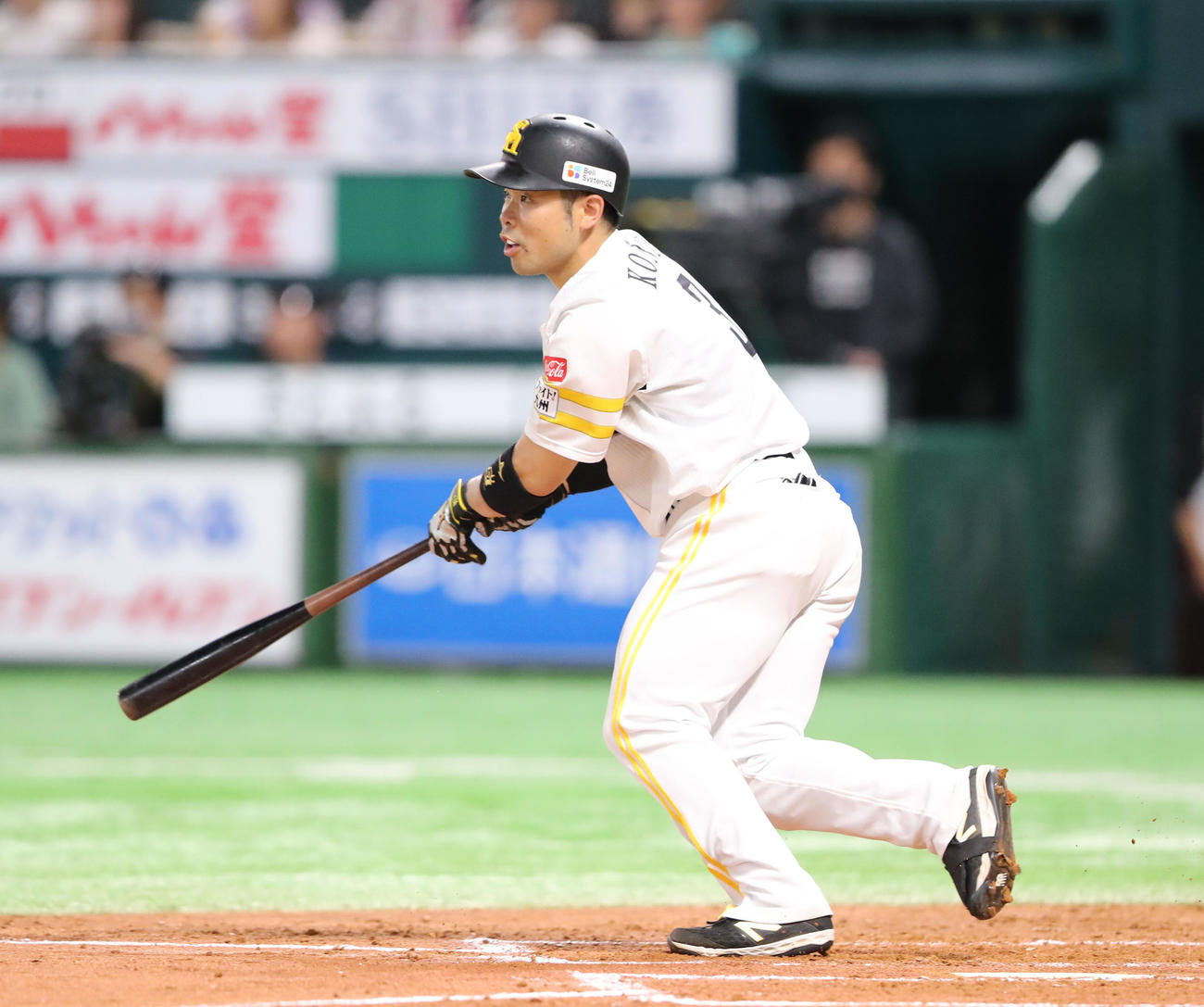 ソフトバンク対日本ハム　2回裏ソフトバンク1死二、三塁、近藤健介は中越えに2点適時二塁打を放つ（撮影・梅根麻紀）