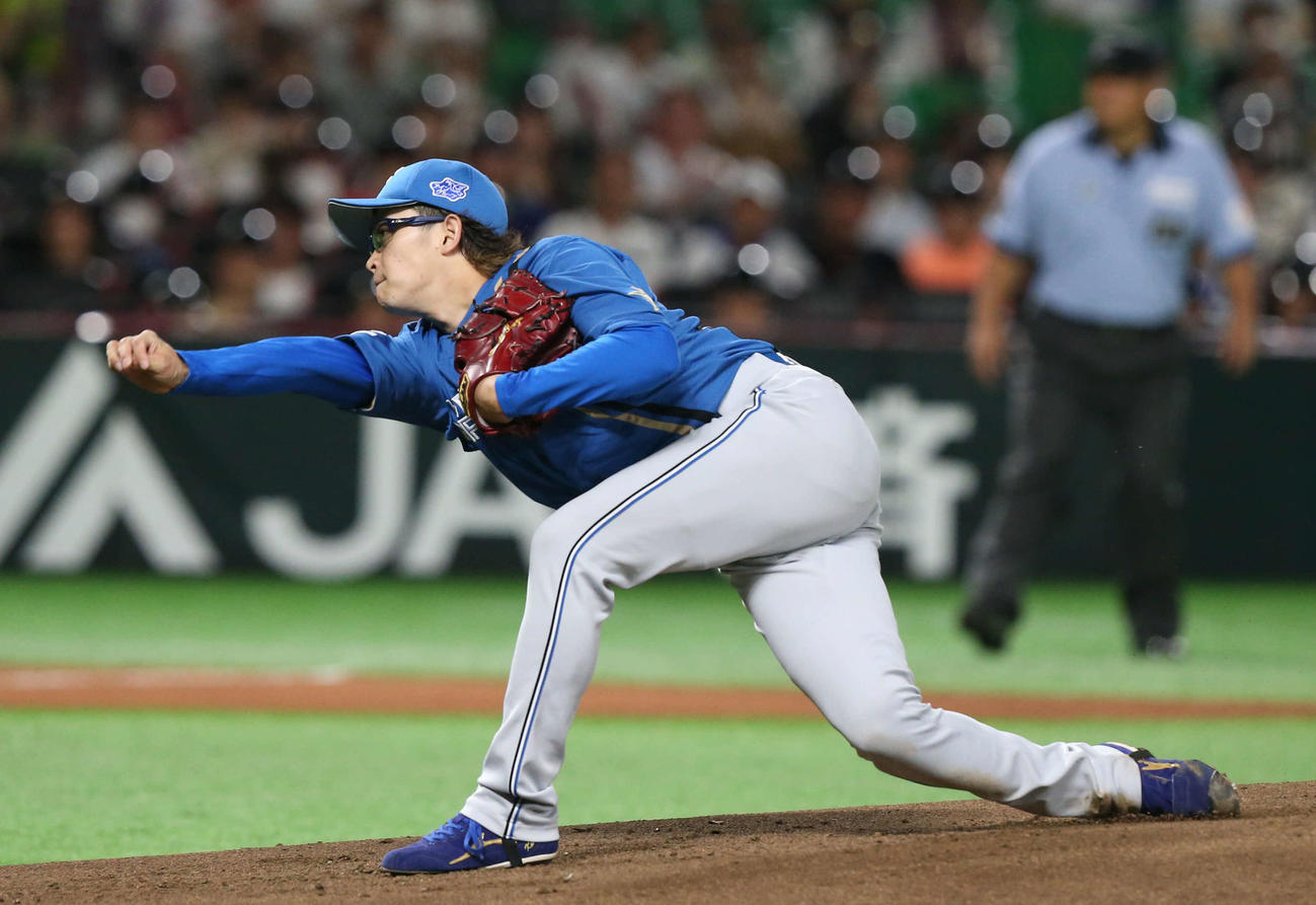 ソフトバンク対日本ハム　日本ハム先発の鈴木（撮影・冨田成美）