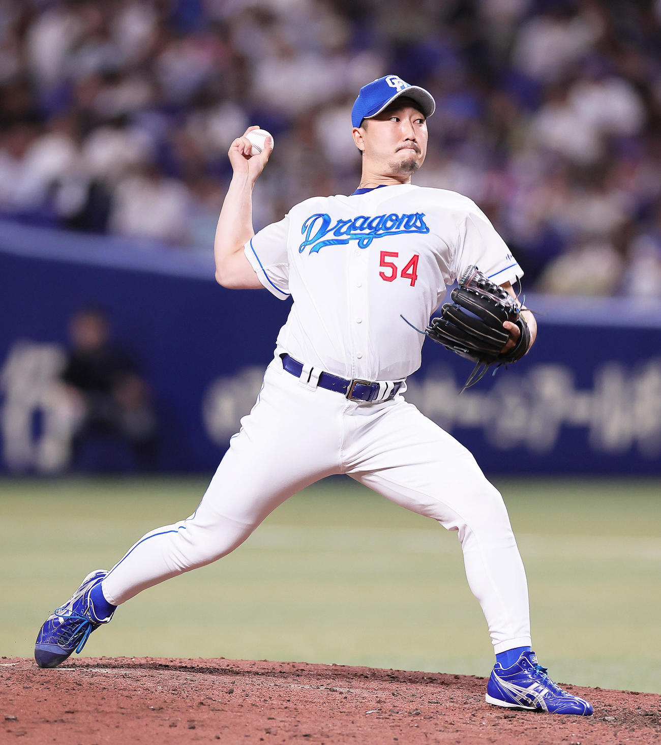 中日対巨人　5回から登板した中日藤嶋（撮影・足立雅史）