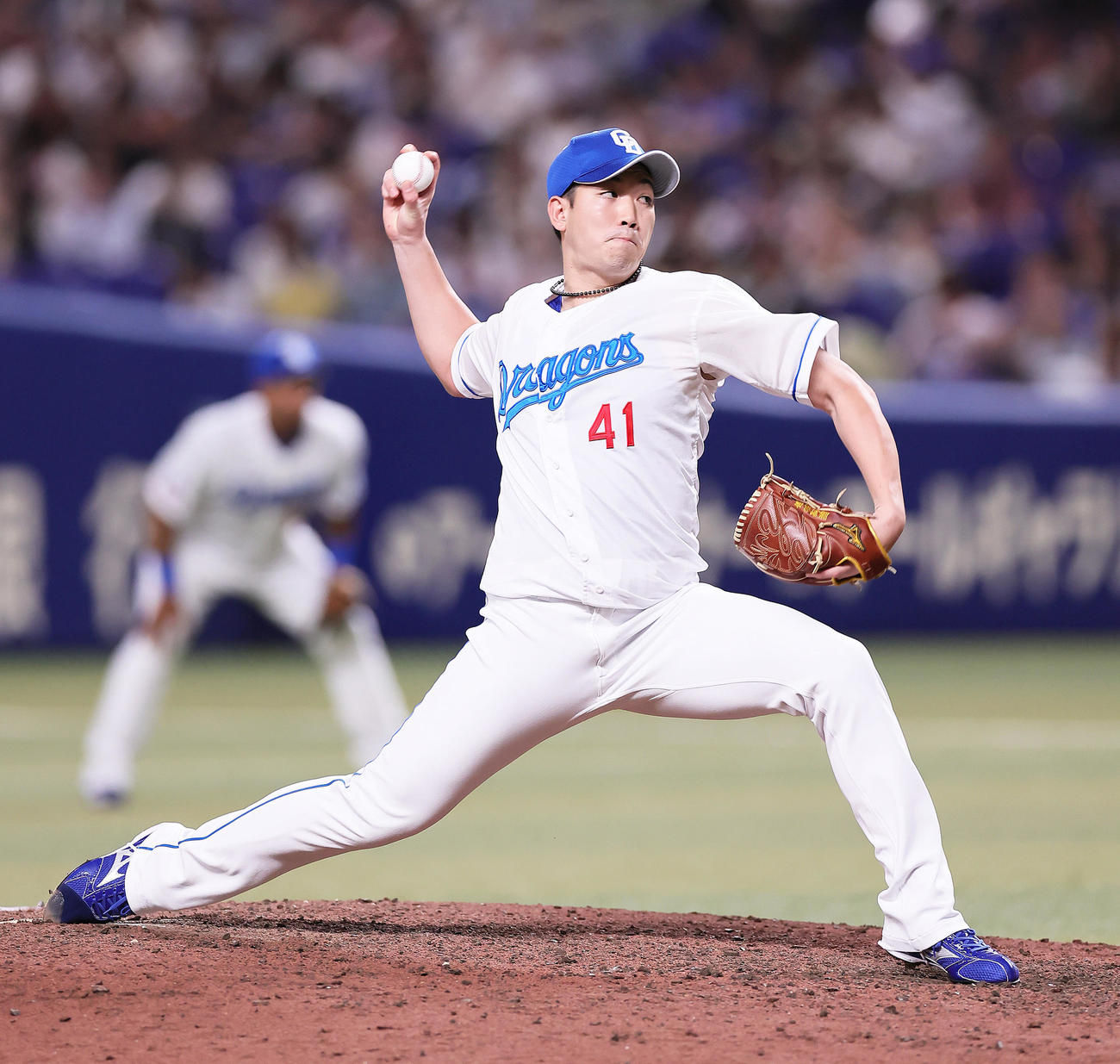 中日対巨人　7回から登板した中日勝野（撮影・足立雅史）